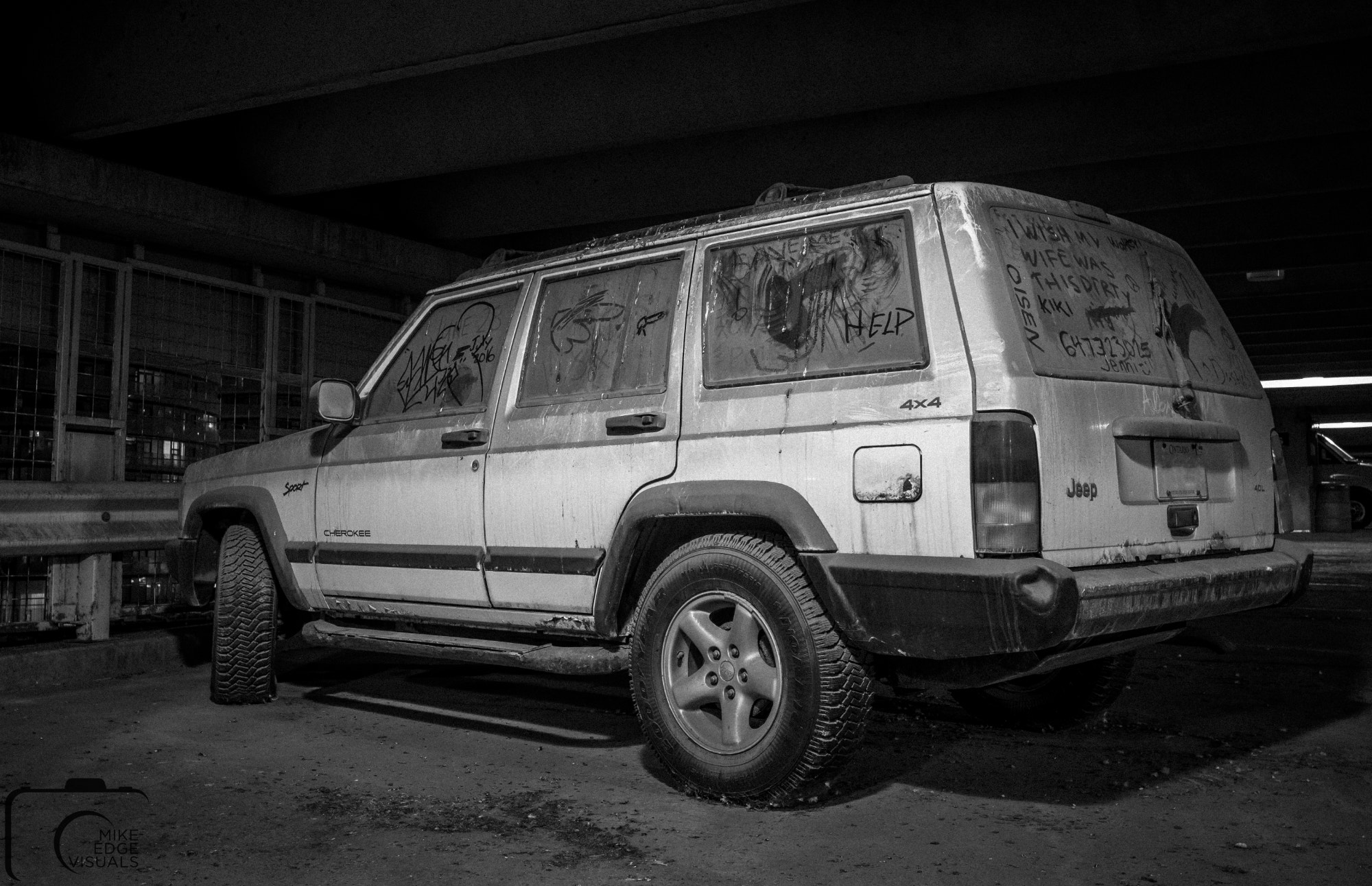 Canon EF 16-35mm F2.8L II USM sample photo. It's a jeep thing photography