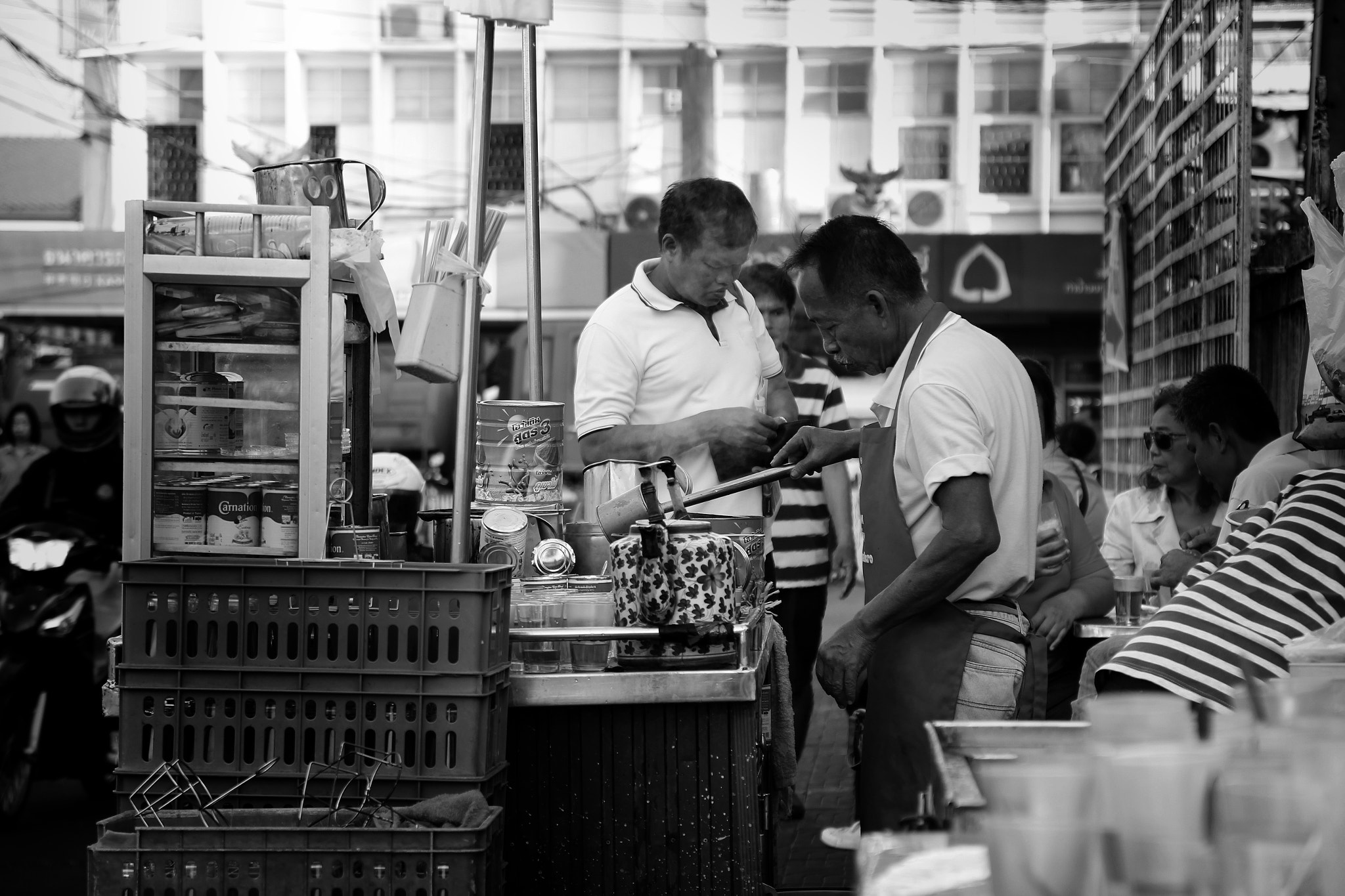 Sigma 17-70mm F2.8-4 DC Macro OS HSM sample photo. Small traditional cafe photography