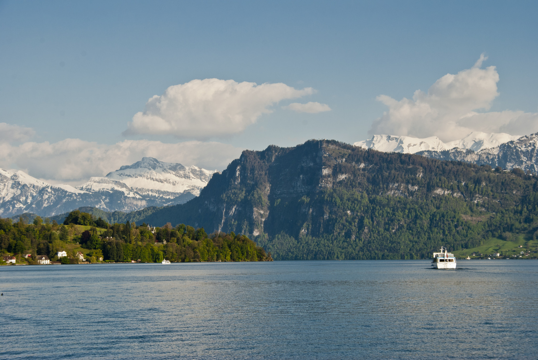 Sigma 18-200mm F3.5-6.3 DC OS HSM sample photo. Lake lucerne, switzerland photography