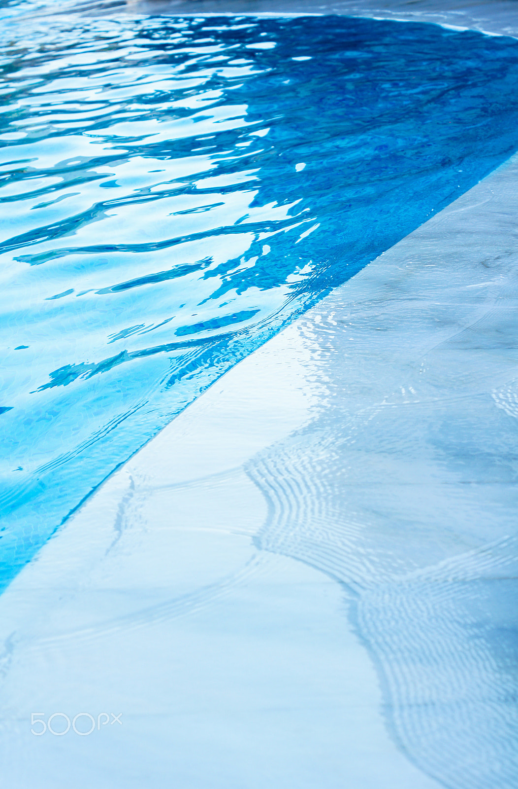 Sony SLT-A55 (SLT-A55V) sample photo. Bright blue water in a pool photography