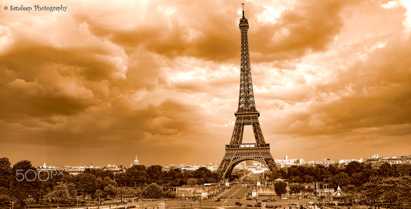 Canon EOS 750D (EOS Rebel T6i / EOS Kiss X8i) + Canon EF-S 18-55mm F3.5-5.6 IS sample photo. Eiffel tower ~ sepia photography