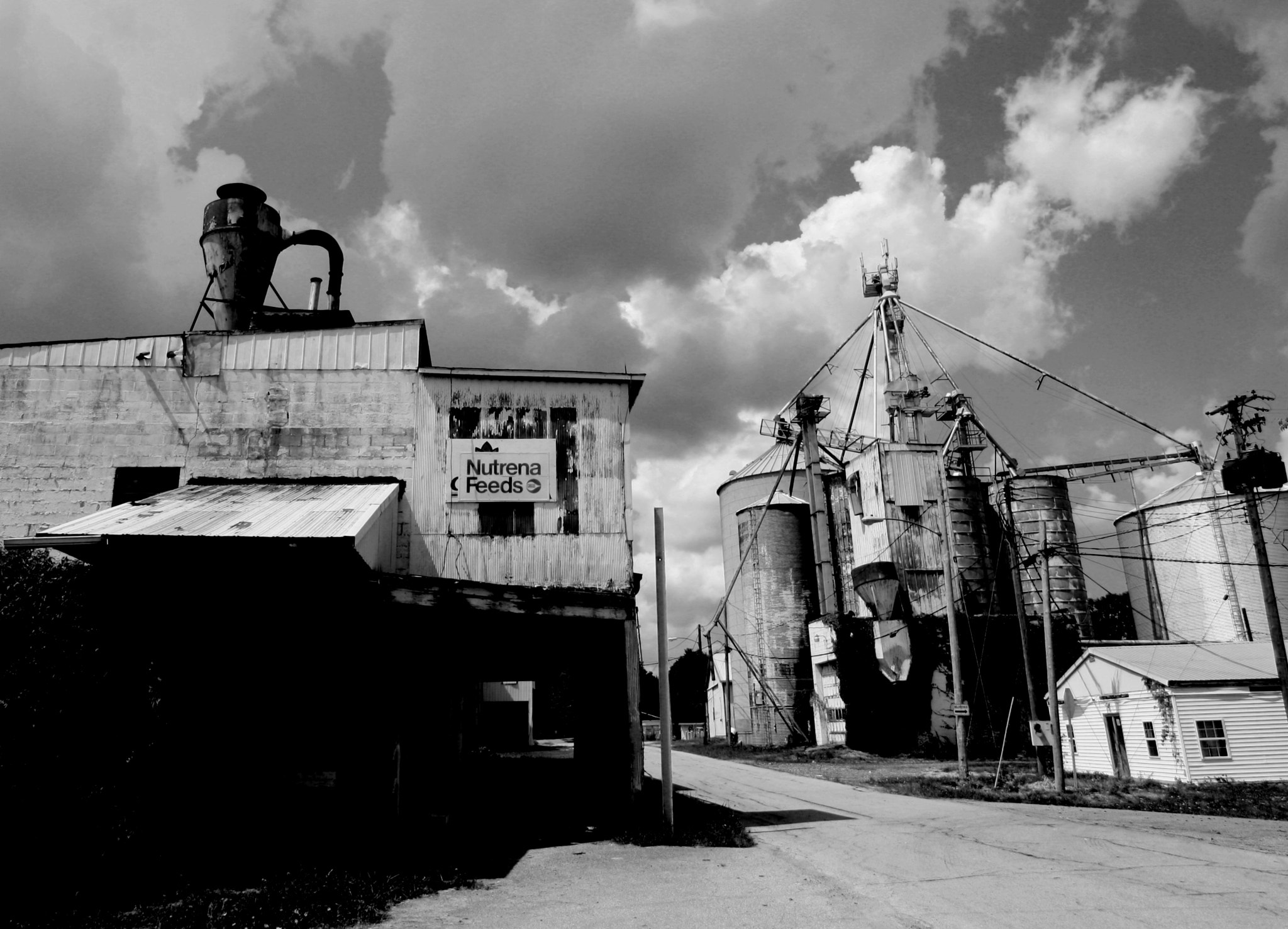 Canon EOS 1000D (EOS Digital Rebel XS / EOS Kiss F) sample photo. Feed mill photography