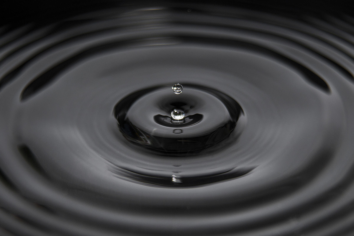 Nikon AF Nikkor 24-85mm F2.8-4D IF sample photo. Little drop photography