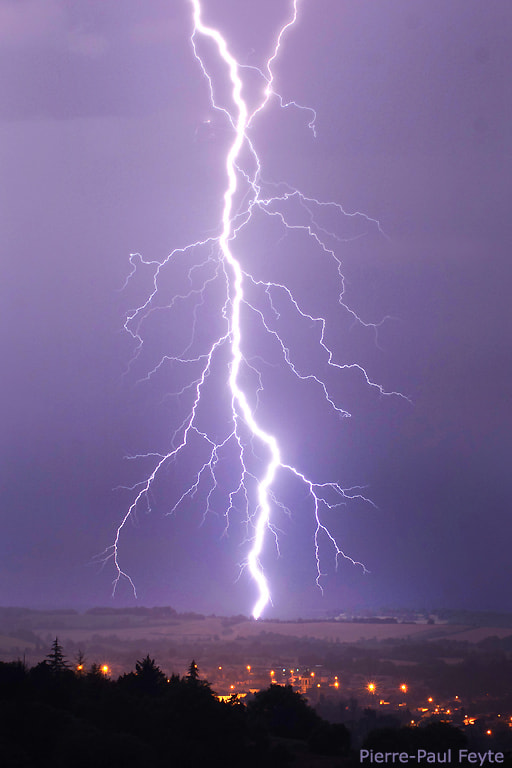 Pentax K-5 sample photo. Lightning strike close vic-fézensac photography