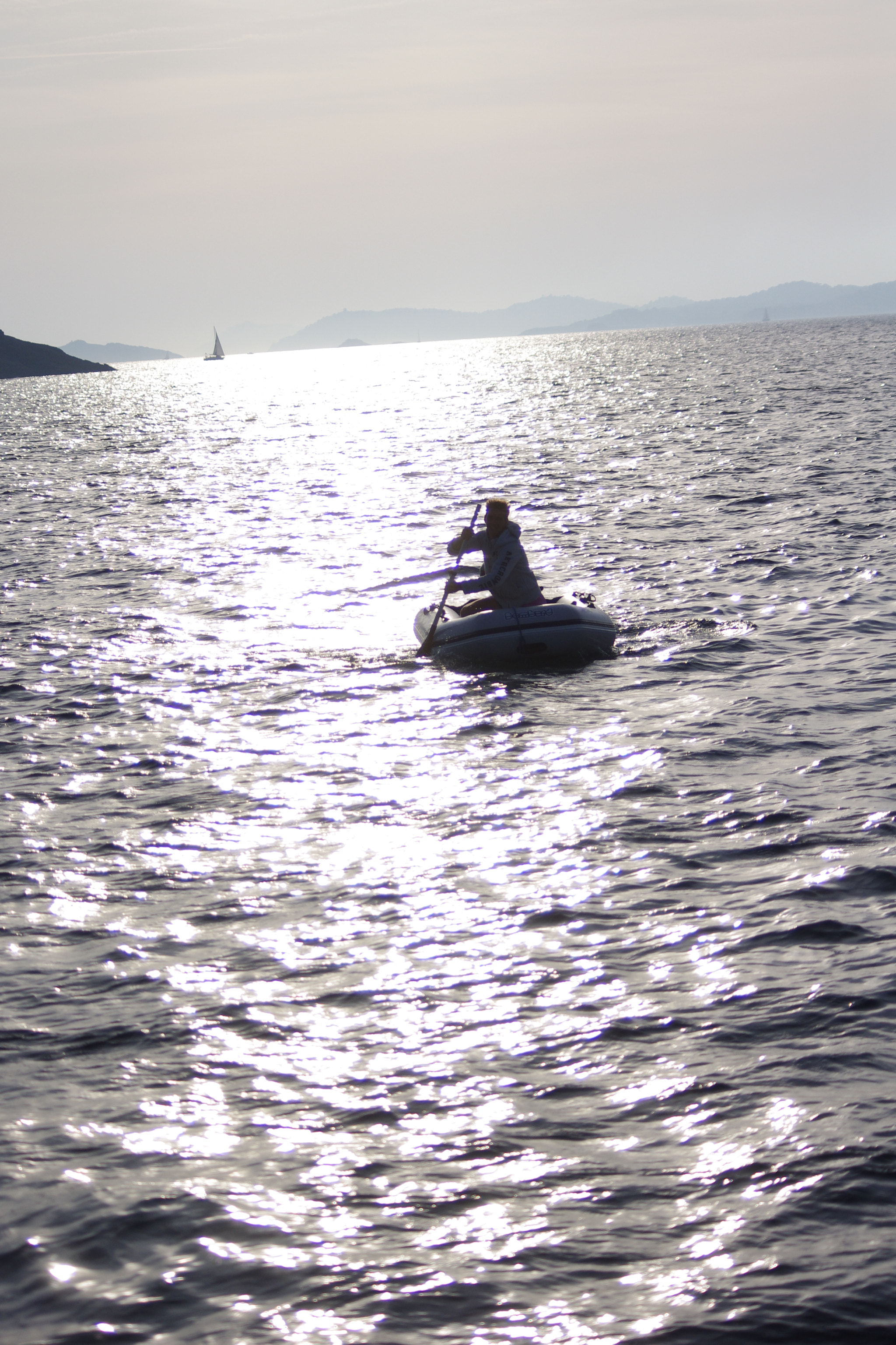 Pentax smc DA 55-300mm F4.0-5.8 ED sample photo. Paddling shadow photography