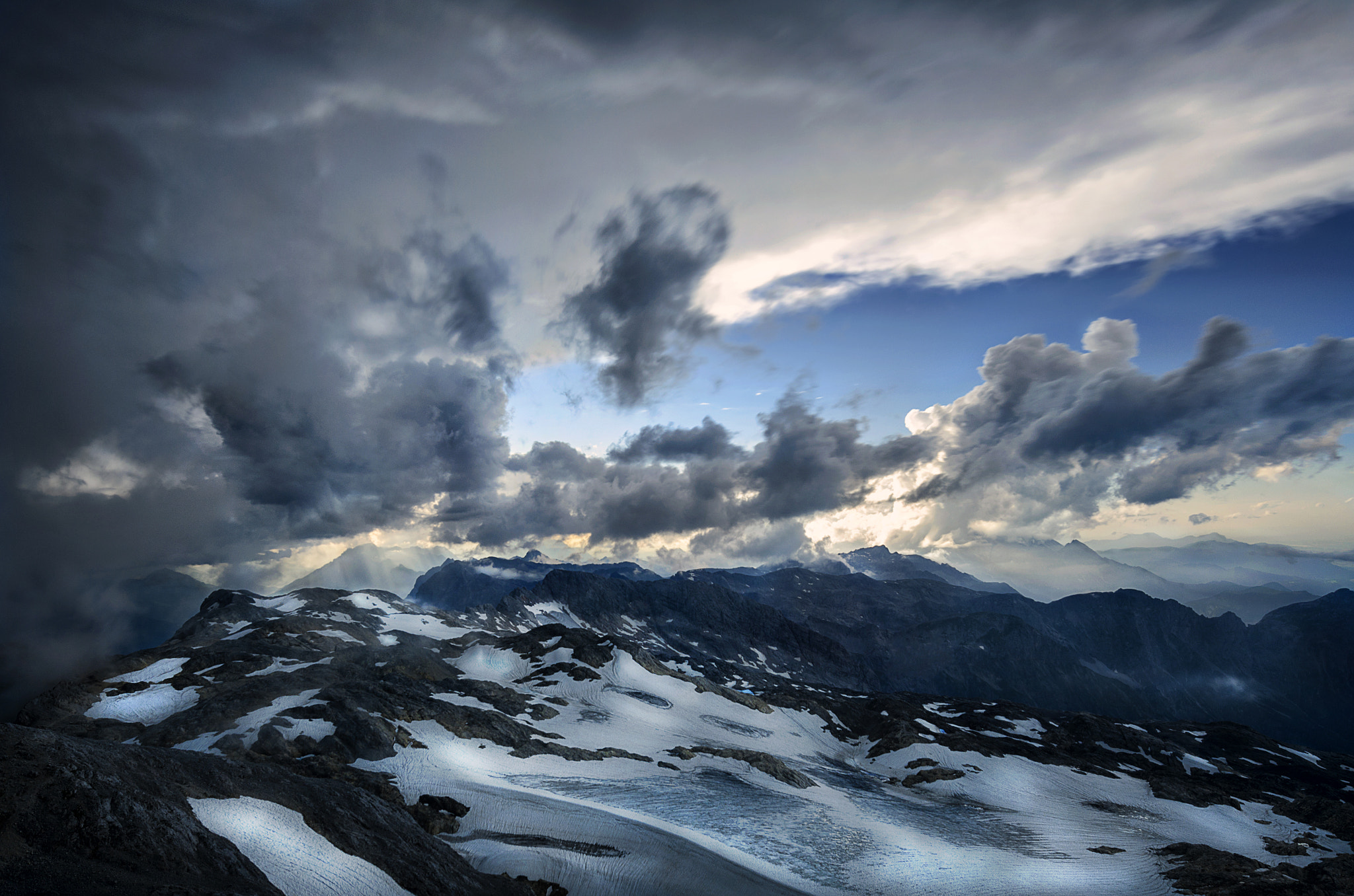Nikon AF-S Nikkor 14-24mm F2.8G ED sample photo. A storm is coming photography