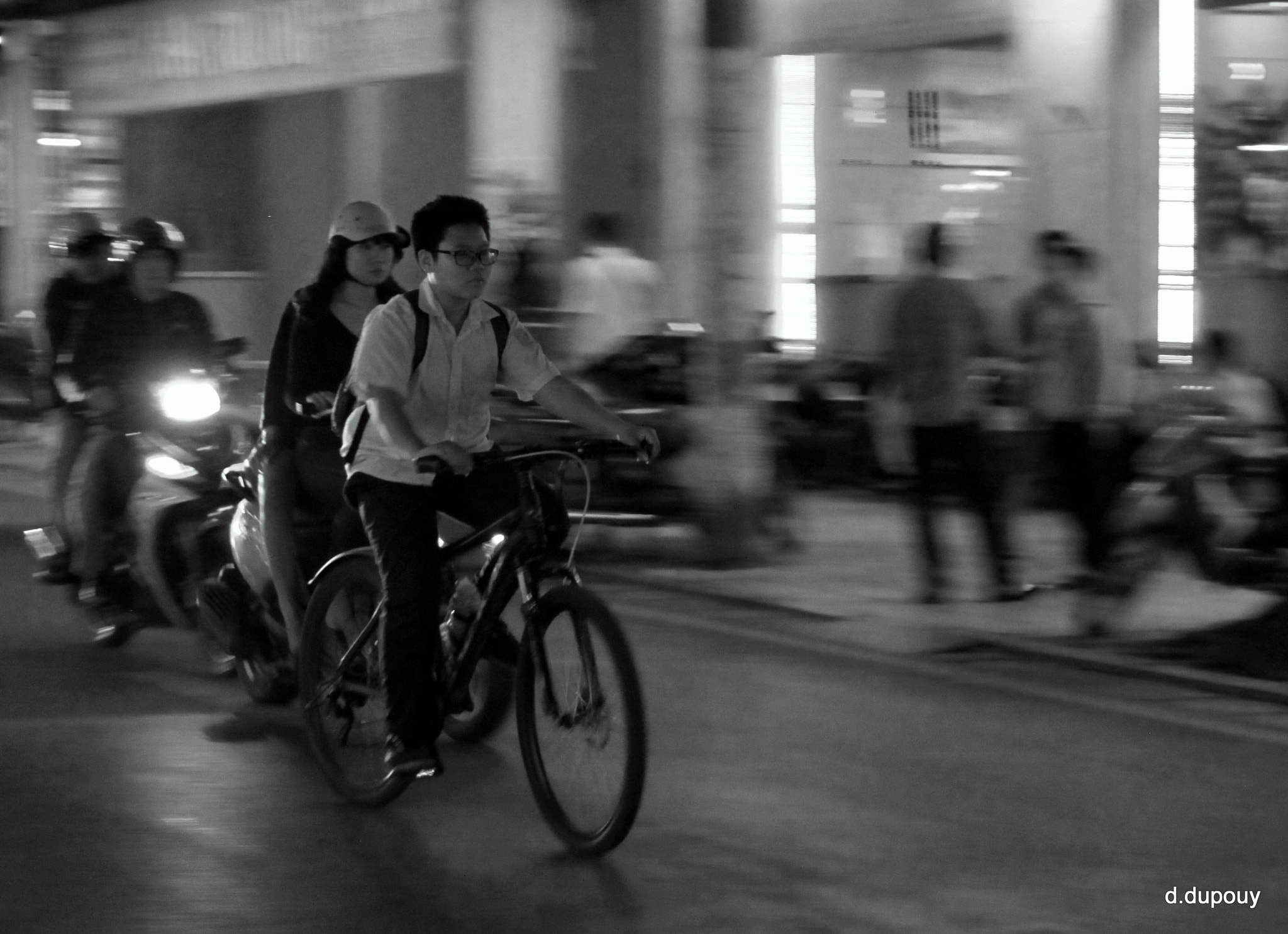 Canon TS-E 90mm F2.8 Tilt-Shift sample photo. Street by night .... photography