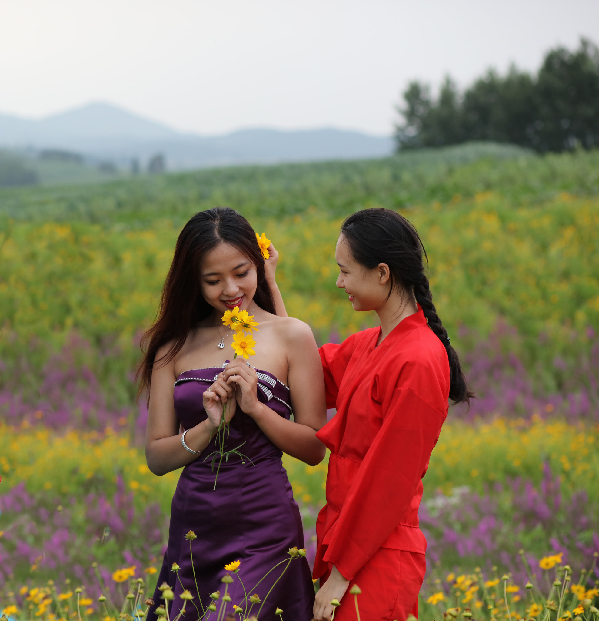 Canon EF 85mm F1.8 USM sample photo. Twin sister photography