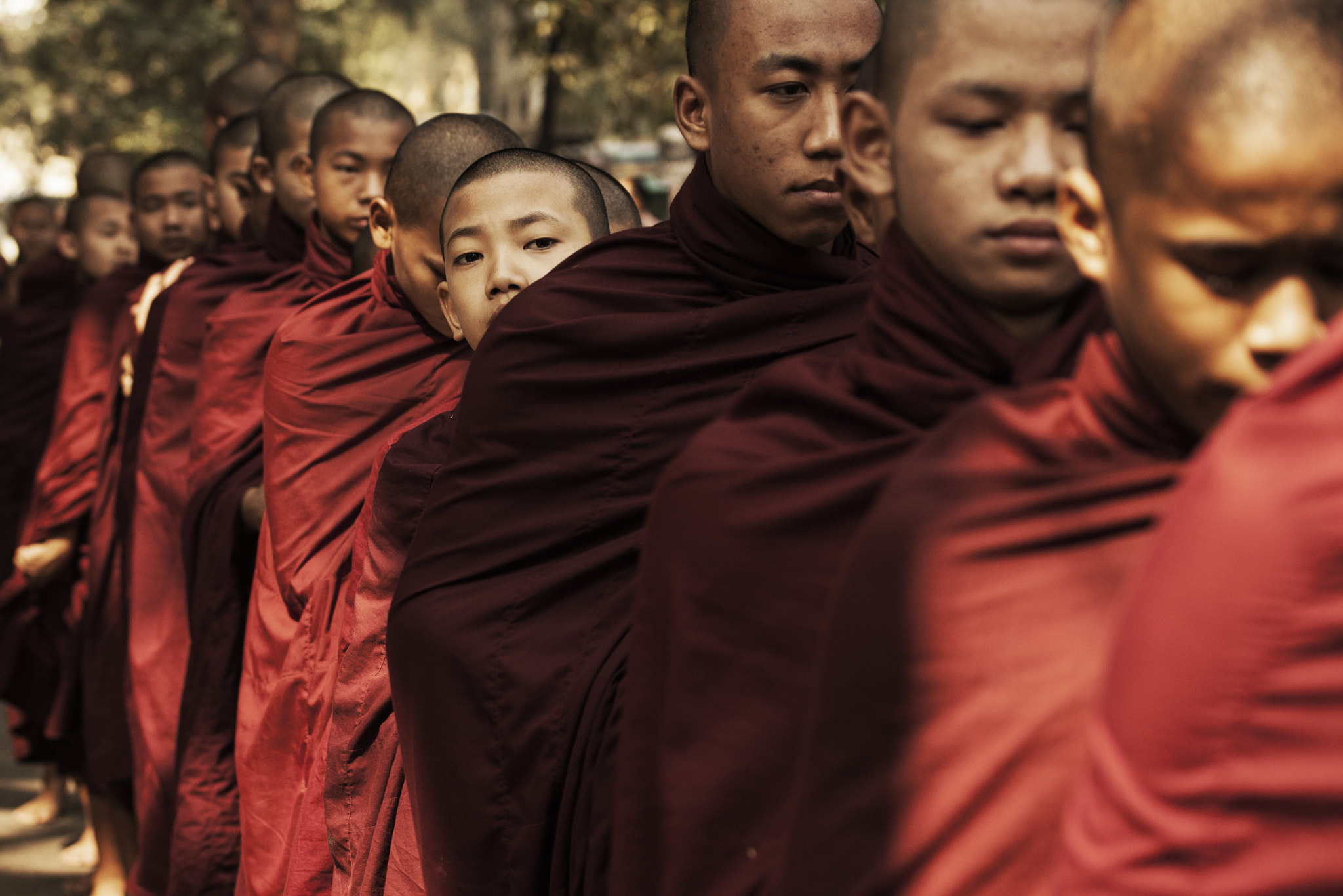 Canon EF-S 60mm F2.8 Macro USM sample photo. Myanmar - monks waiting for lunch photography