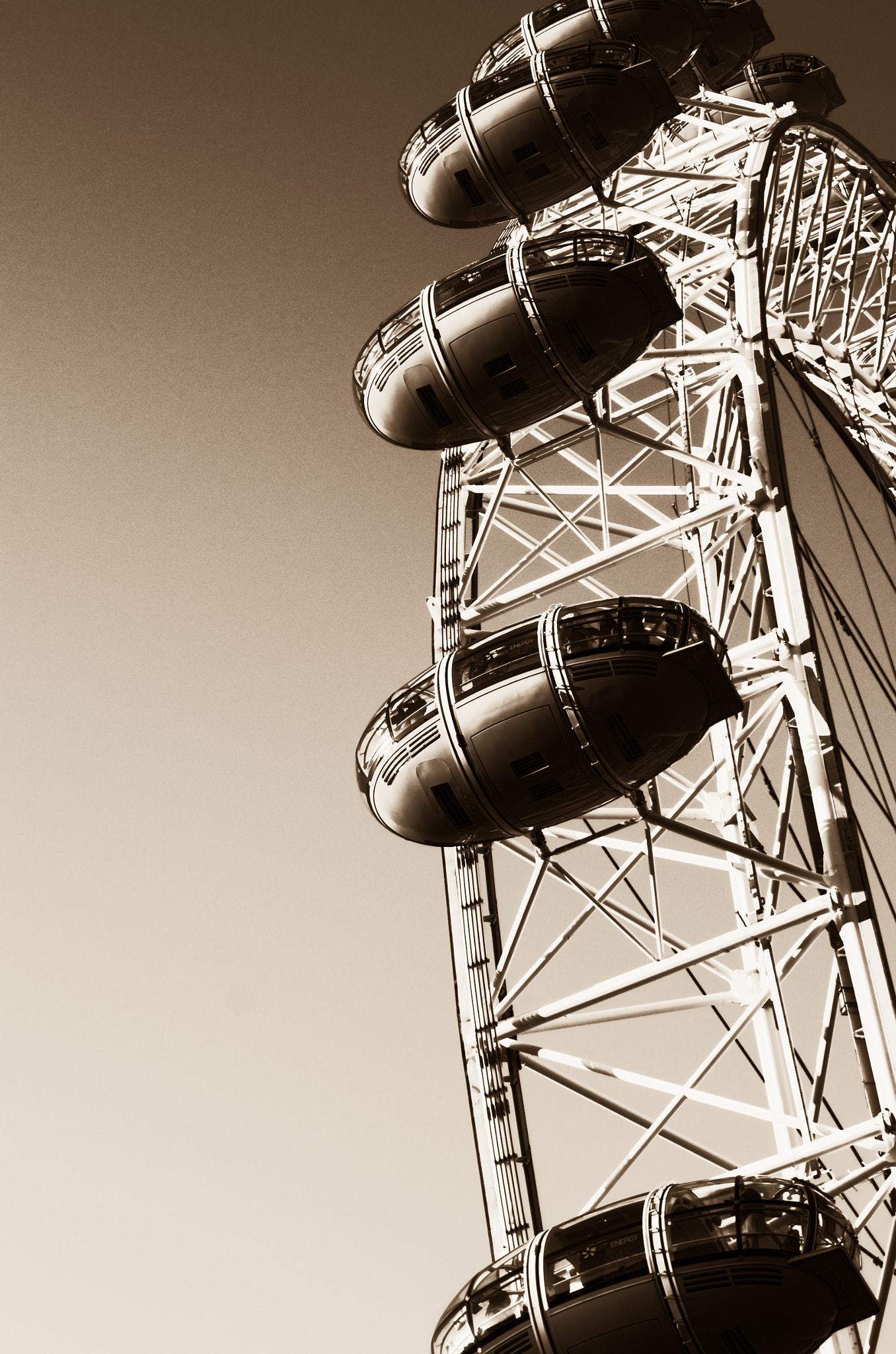 Pentax smc DA* 50-135mm F2.8 ED (IF) SDM sample photo. London eye photography