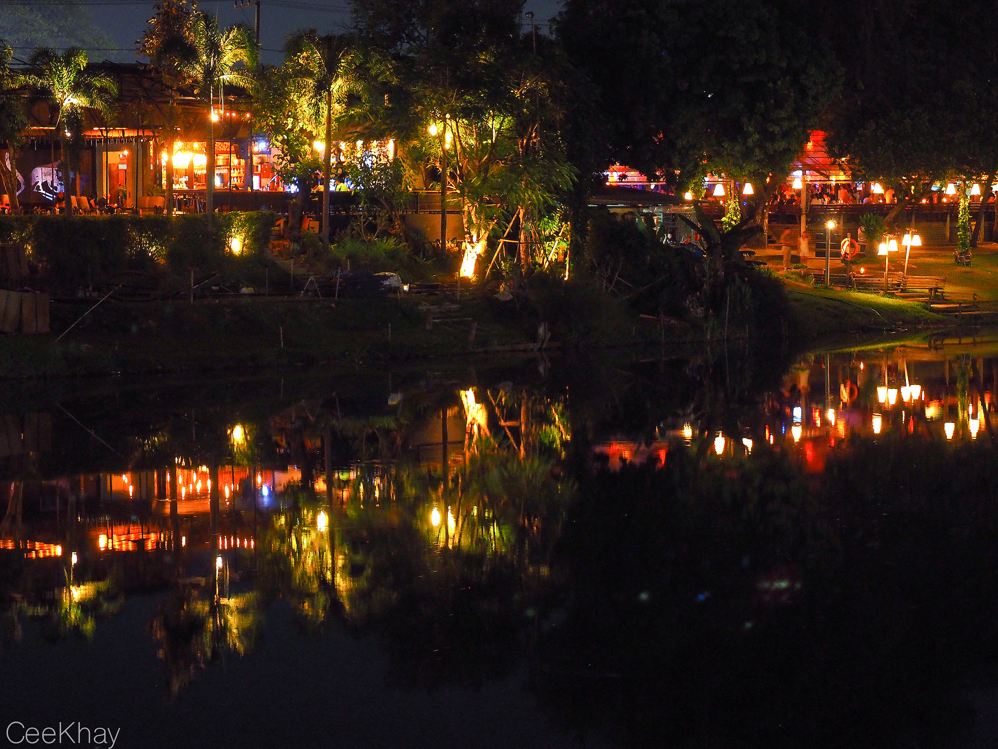 Olympus OM-D E-M10 + OLYMPUS M.12-50mm F3.5-6.3 sample photo. Riverside restaurants in chiang mai photography
