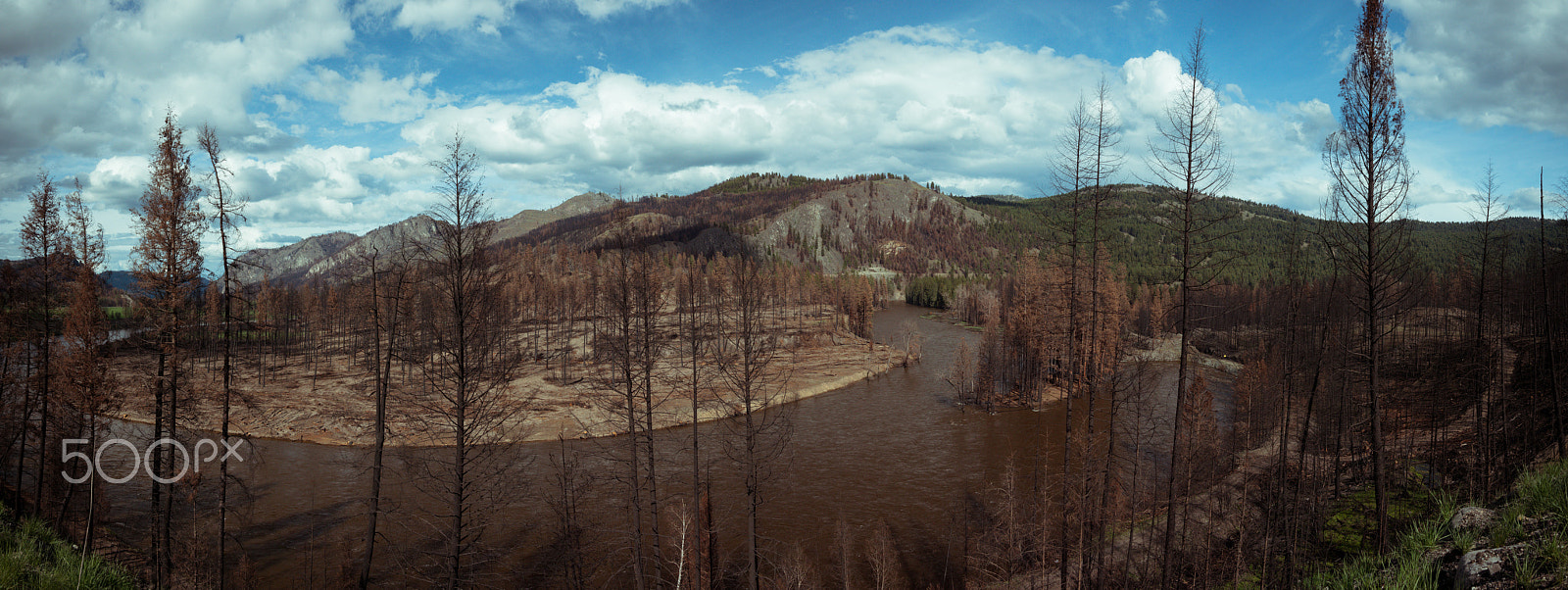 Panasonic Lumix DMC-GH4 + LUMIX G 20/F1.7 II sample photo. Kettleriver fire pano photography