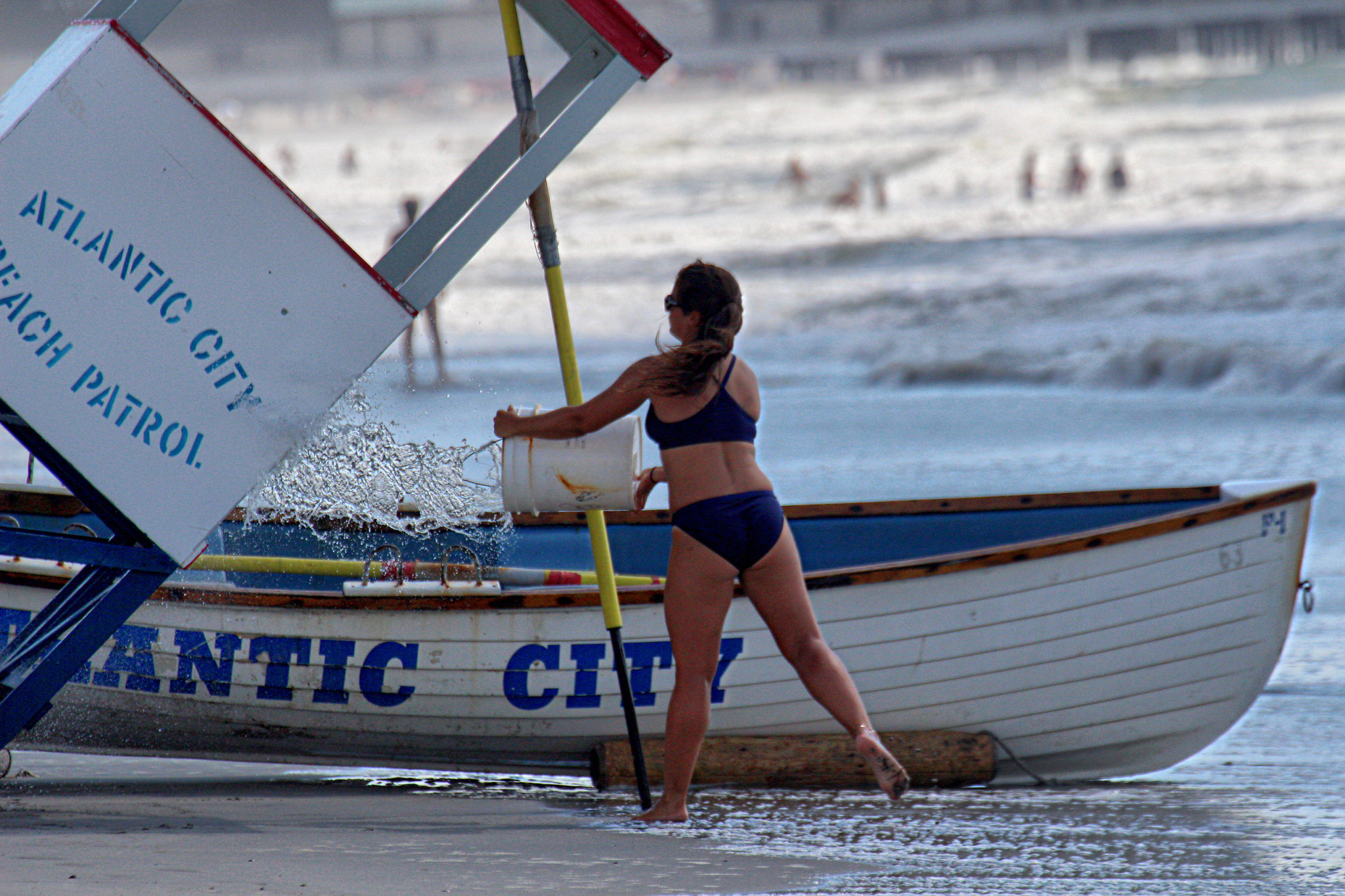 Canon EF 70-300mm F4-5.6L IS USM sample photo. C,waning lifeguard stand photography
