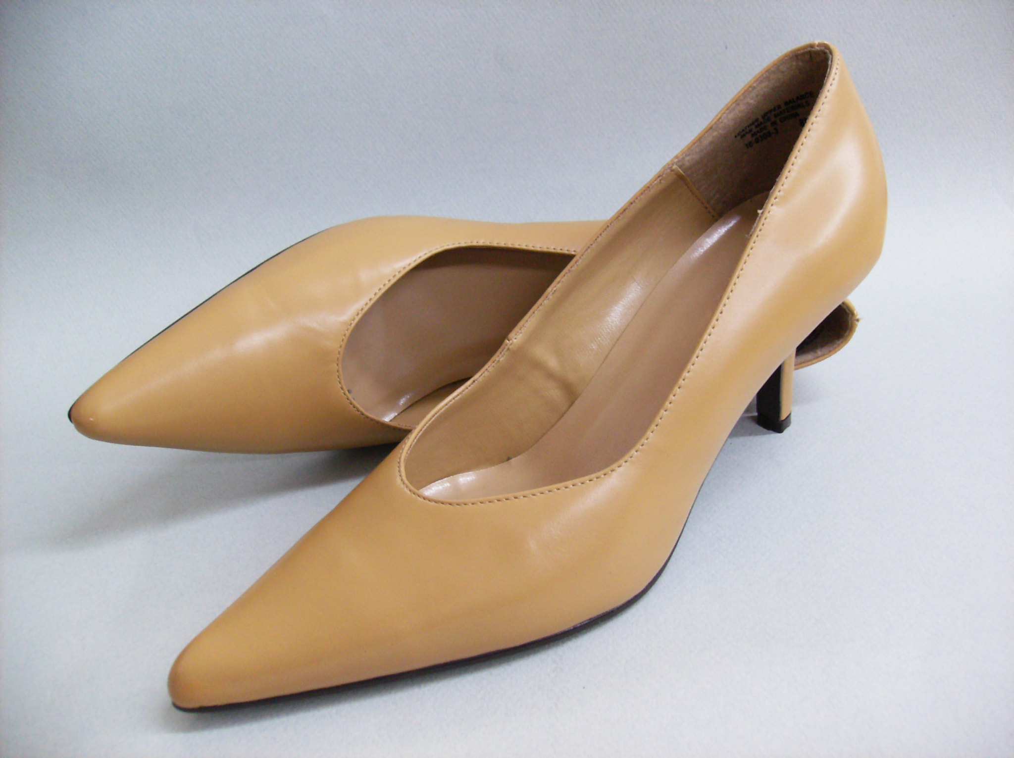 HP PHOTOSMART M537 sample photo. Tan heels photography