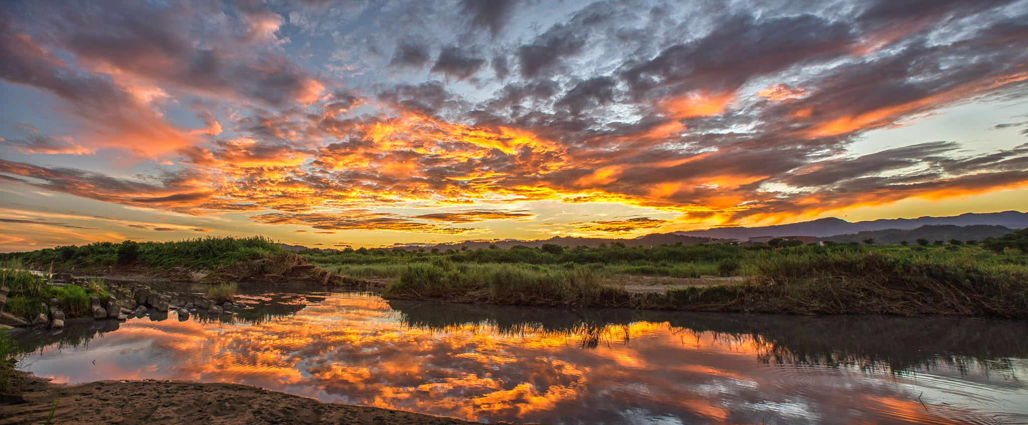 Nikon D610 + Nikon AF Nikkor 20mm F2.8D sample photo. Sunrise， reflection. photography