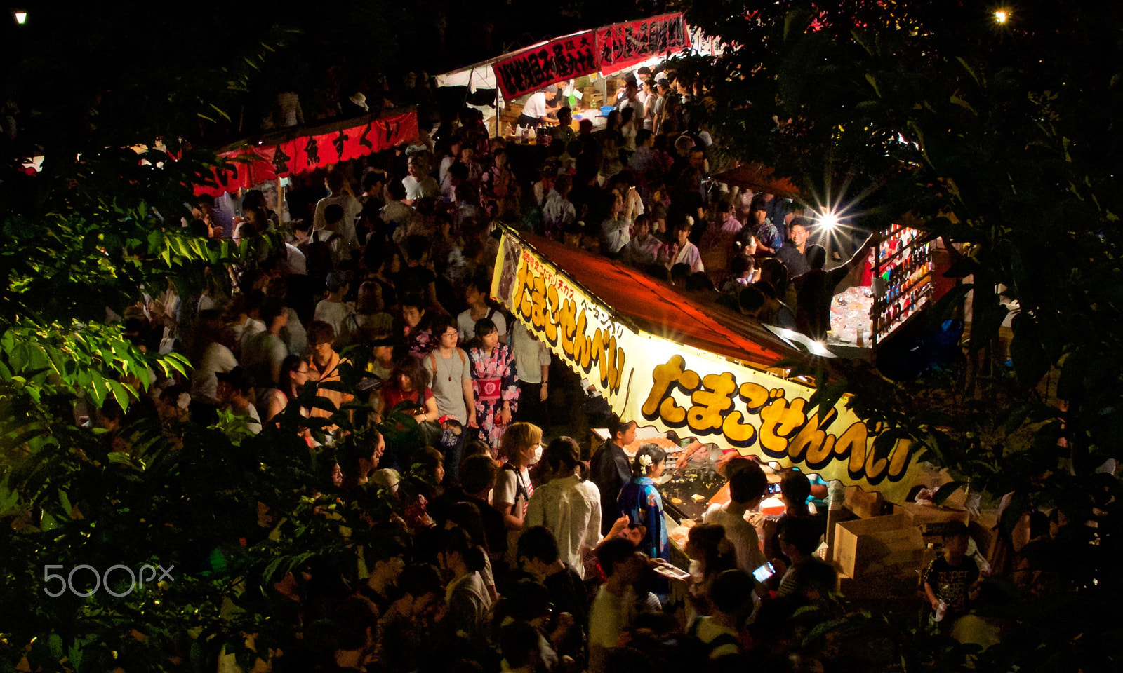 Nikon 1 J2 sample photo. Tenjin matsuri food stalls & crowds photography