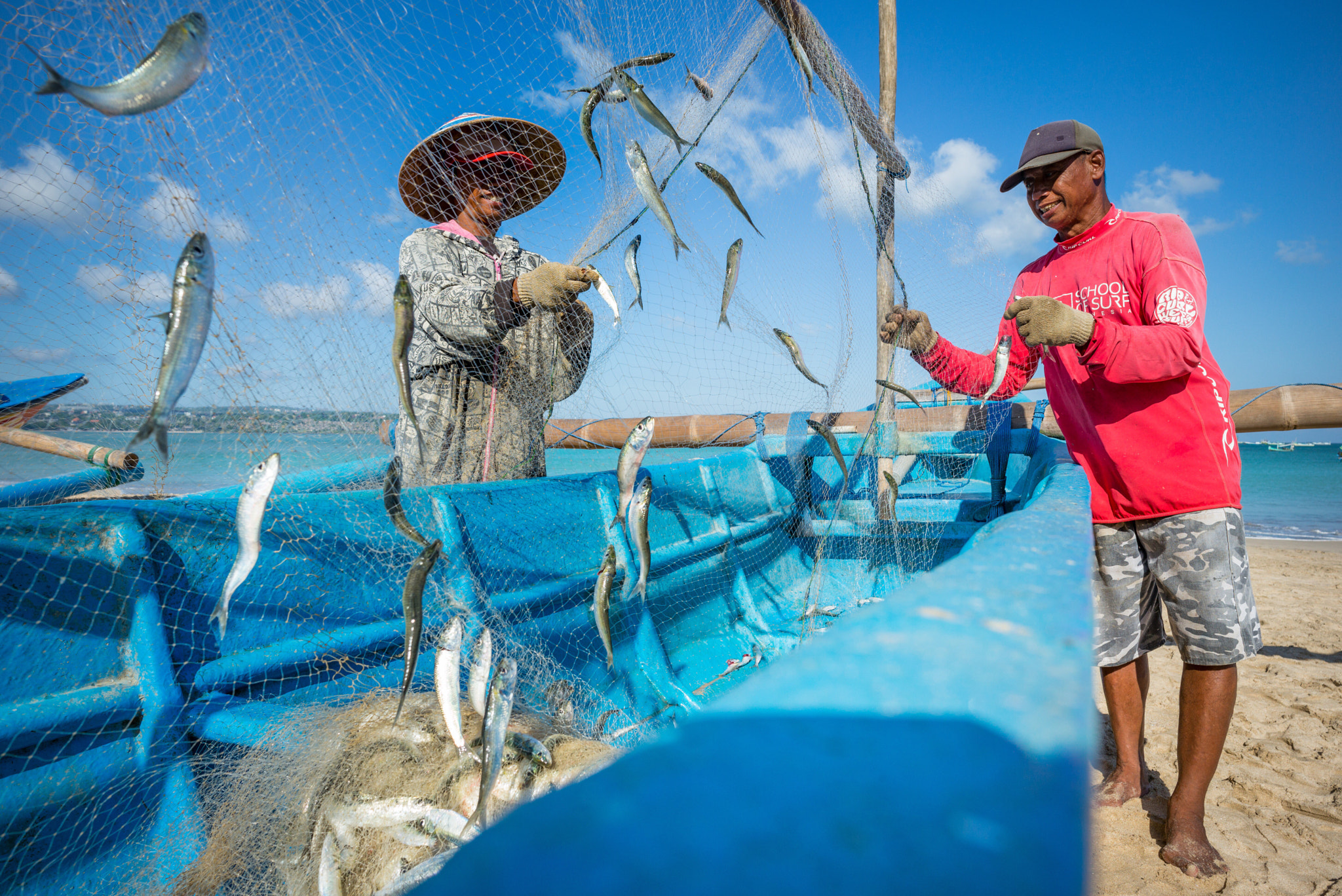 Leica Super-Elmar-M 21mm F3.4 ASPH sample photo. "dancing fish" or "ikan goyang" is an old traditio ... photography