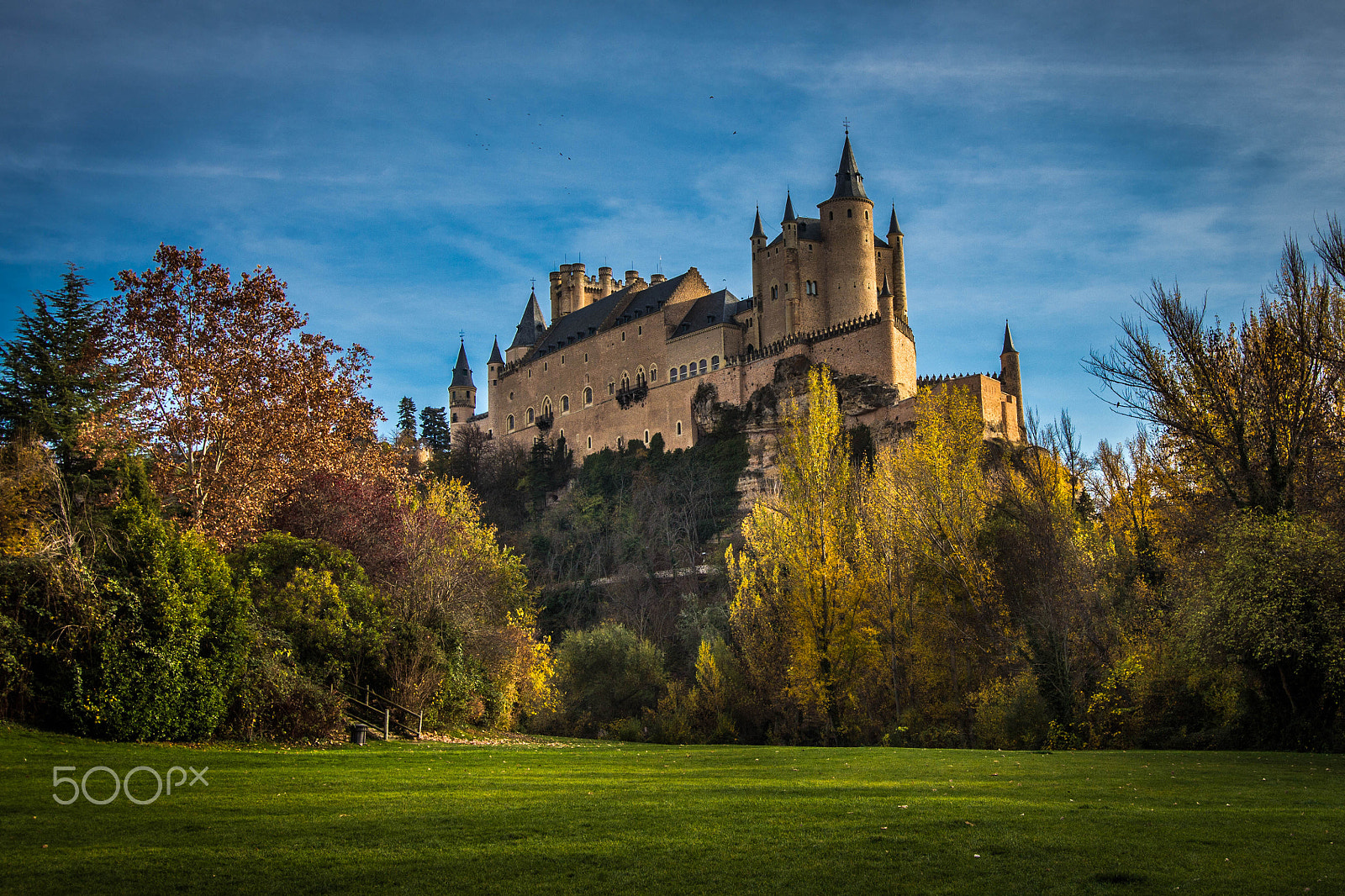 Canon EOS 700D (EOS Rebel T5i / EOS Kiss X7i) + Canon EF-S 10-22mm F3.5-4.5 USM sample photo. El alcazar photography