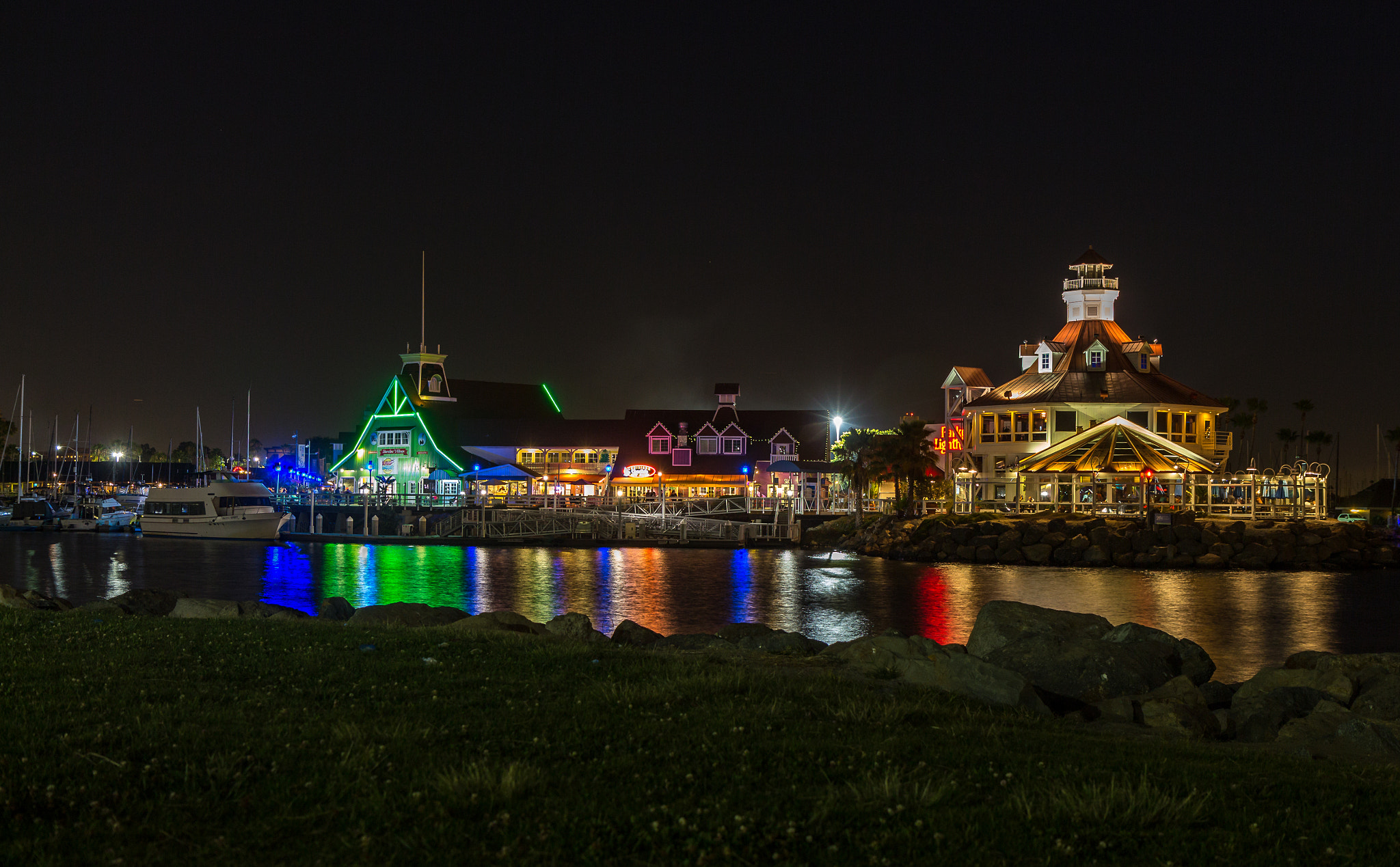 Canon EF-S 17-55mm F2.8 IS USM sample photo. Shoreline village photography