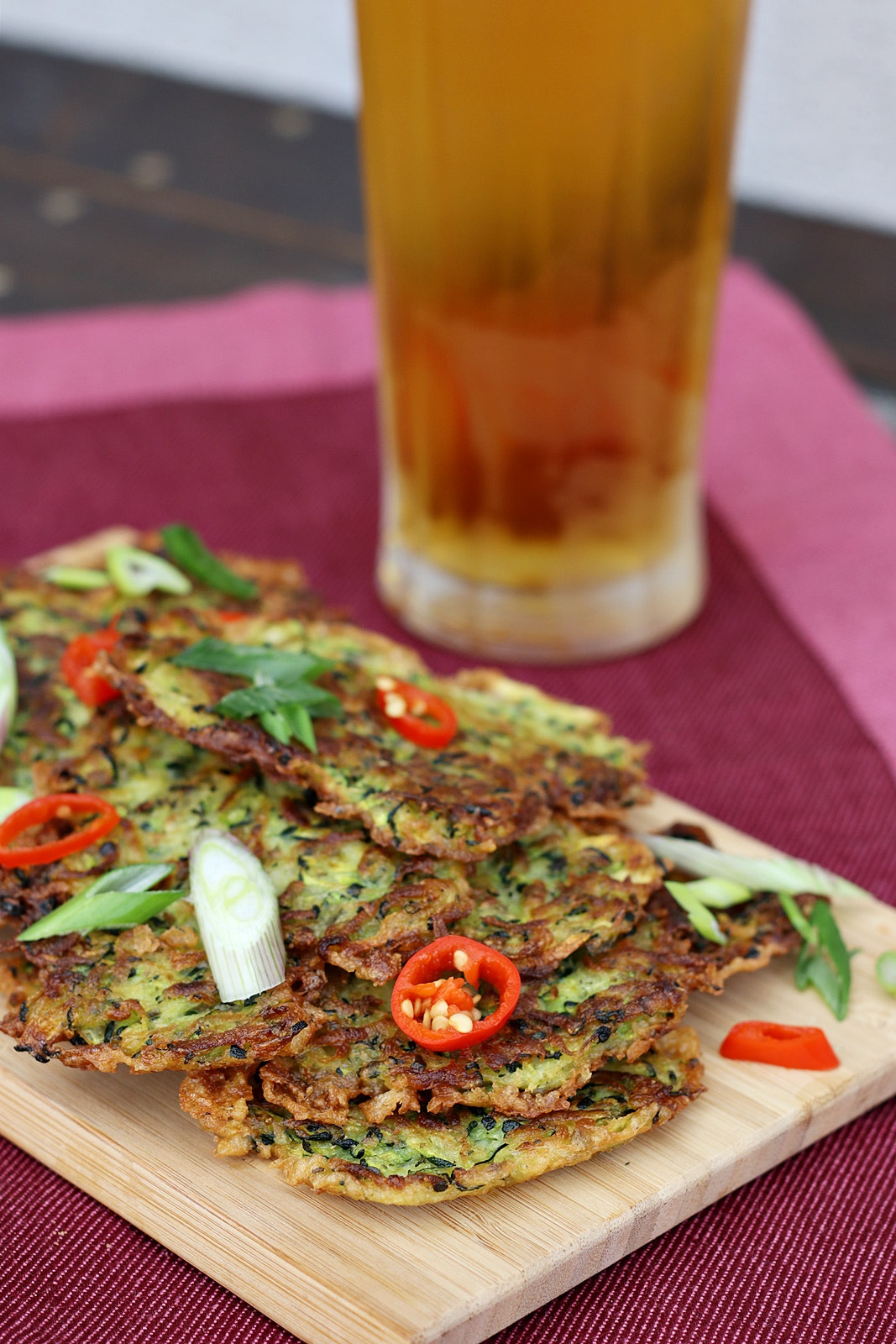 Canon EOS 80D + Canon EF 50mm F1.8 II sample photo. Crispy zucchini pancakes photography