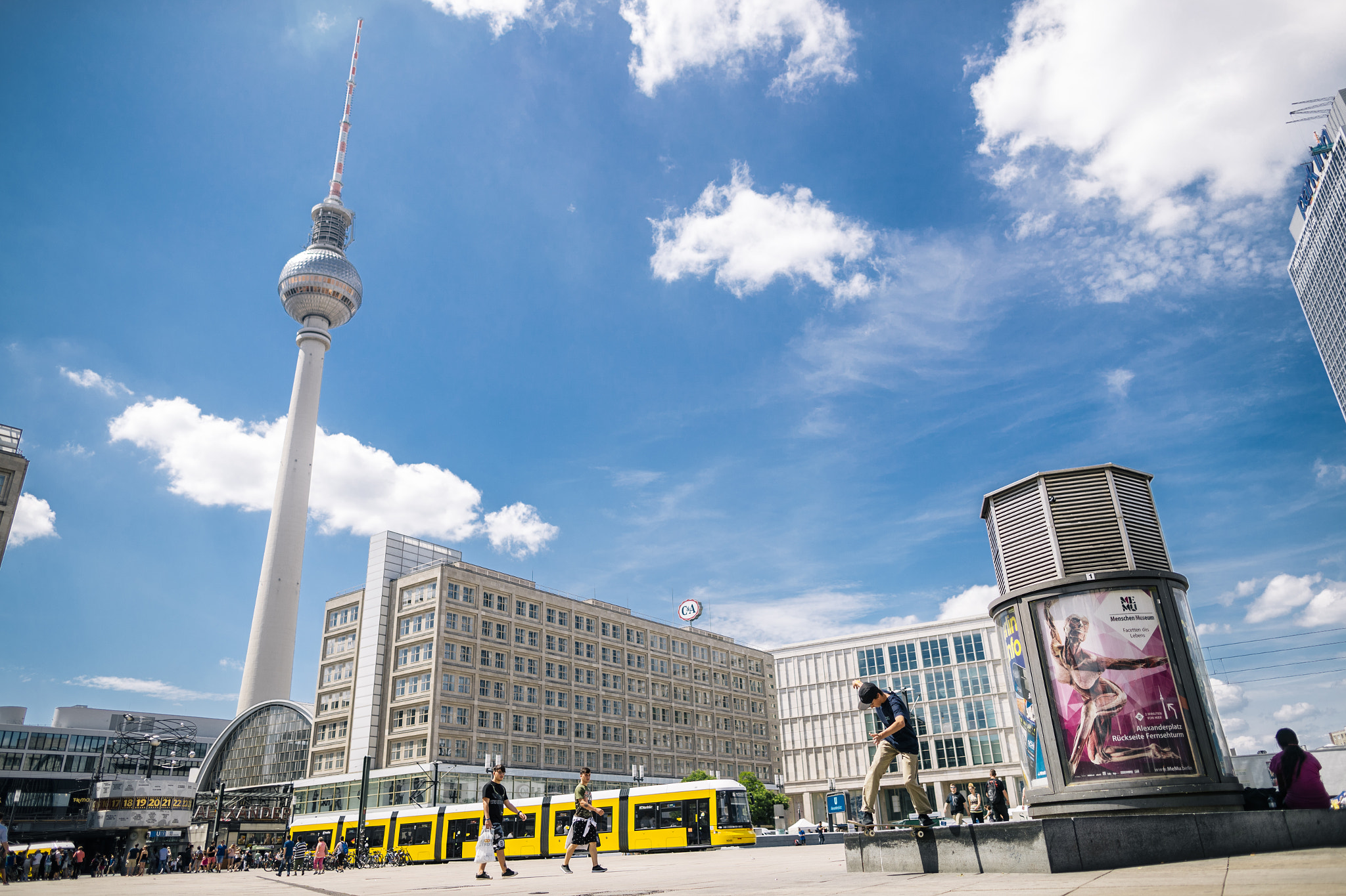 Canon EF 24mm F1.4L II USM sample photo. Tim debauche in berlin photography