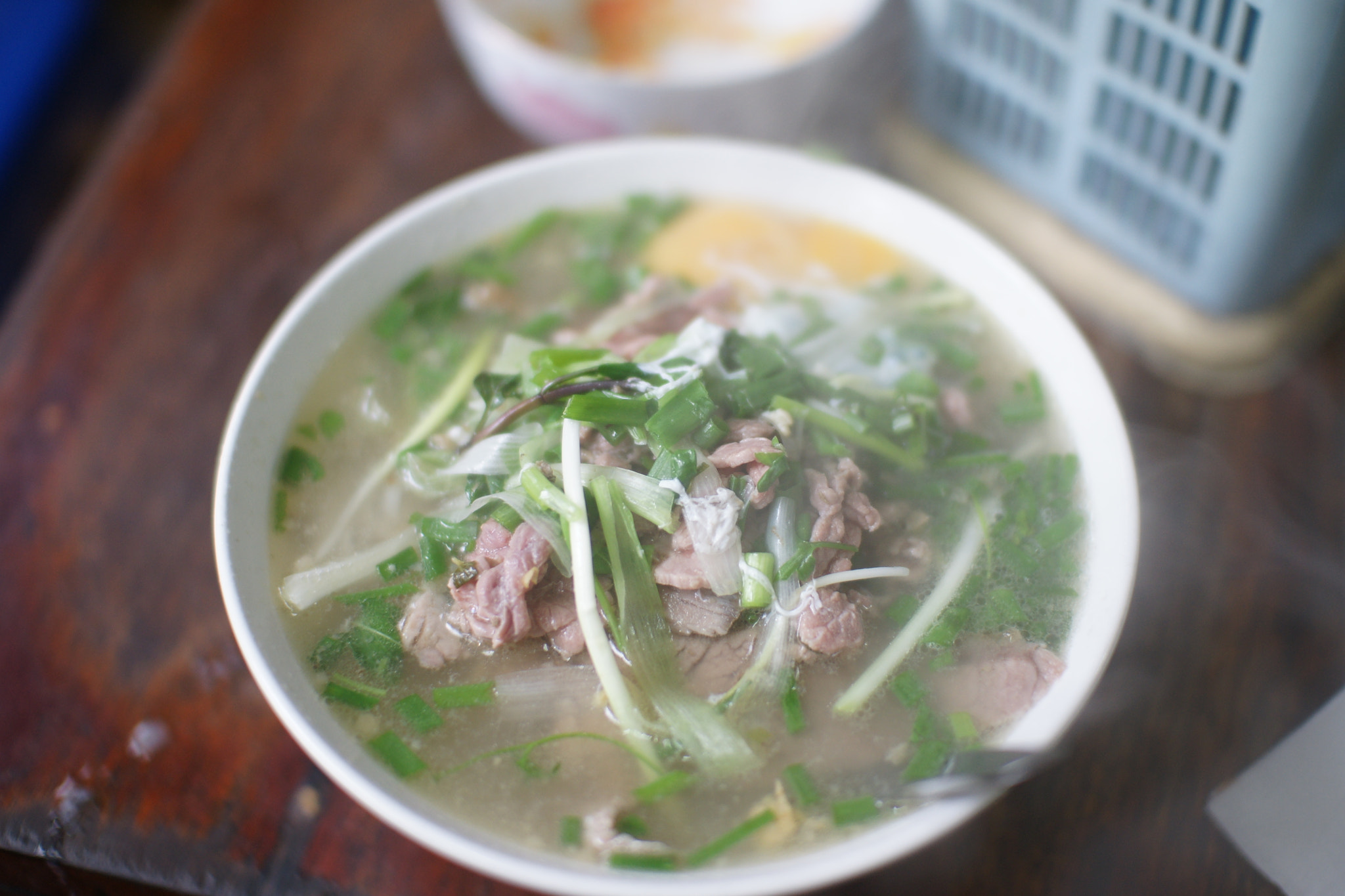 Sony Alpha DSLR-A700 + Sigma 30mm F1.4 EX DC HSM sample photo. Phở (beef noodle) photography
