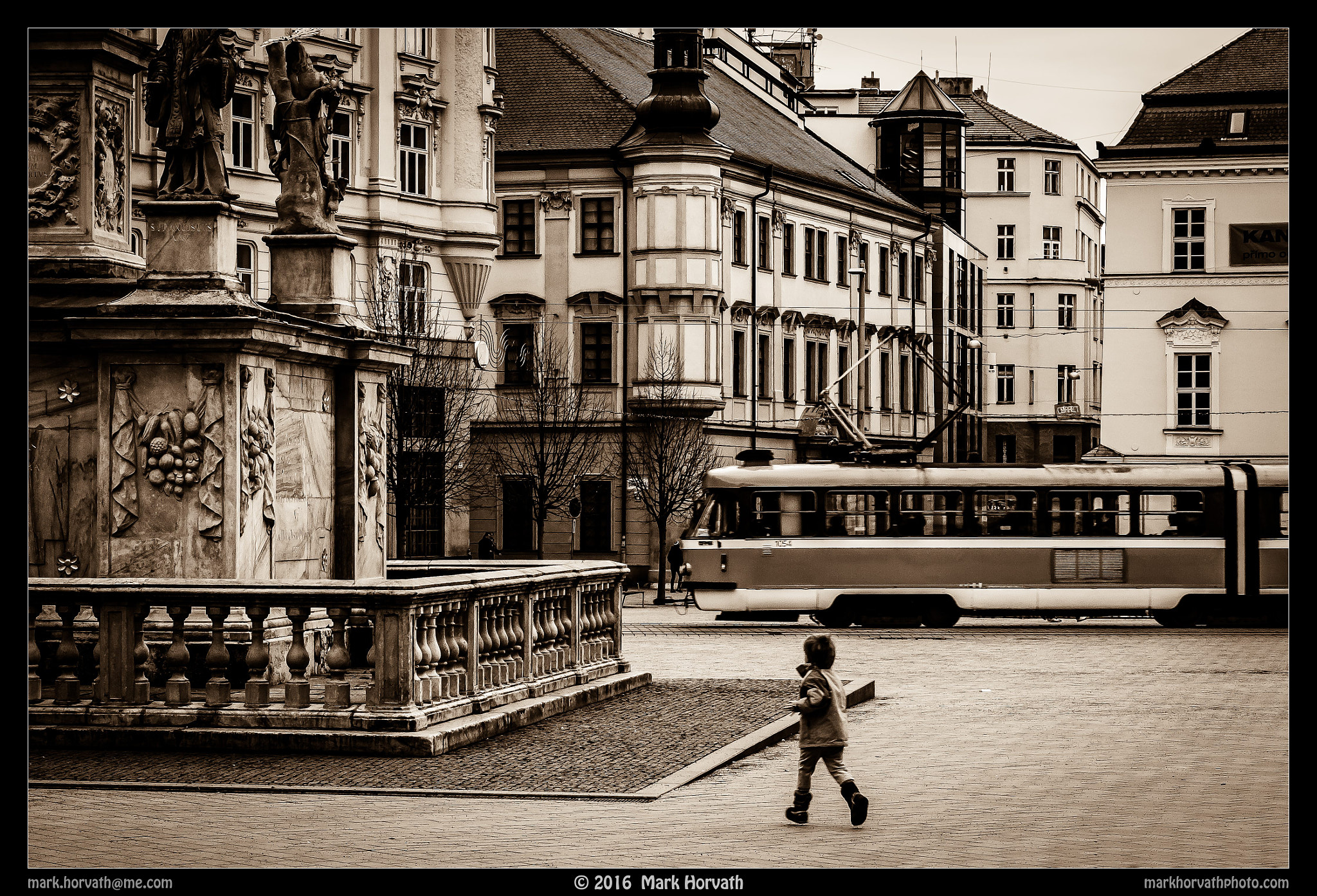 Canon EOS 50D sample photo. Running away photography