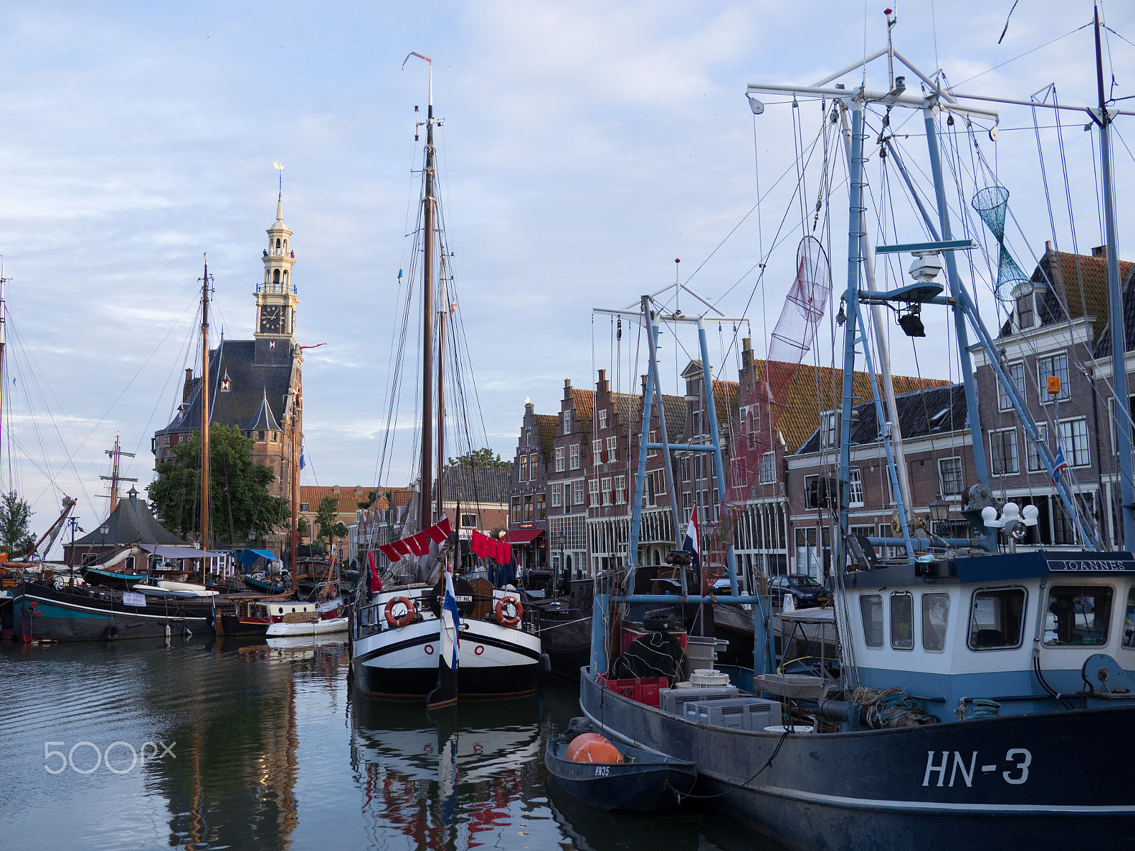 Olympus OM-D E-M10 + Panasonic Lumix G 20mm F1.7 ASPH sample photo. Hoorn harbour photography