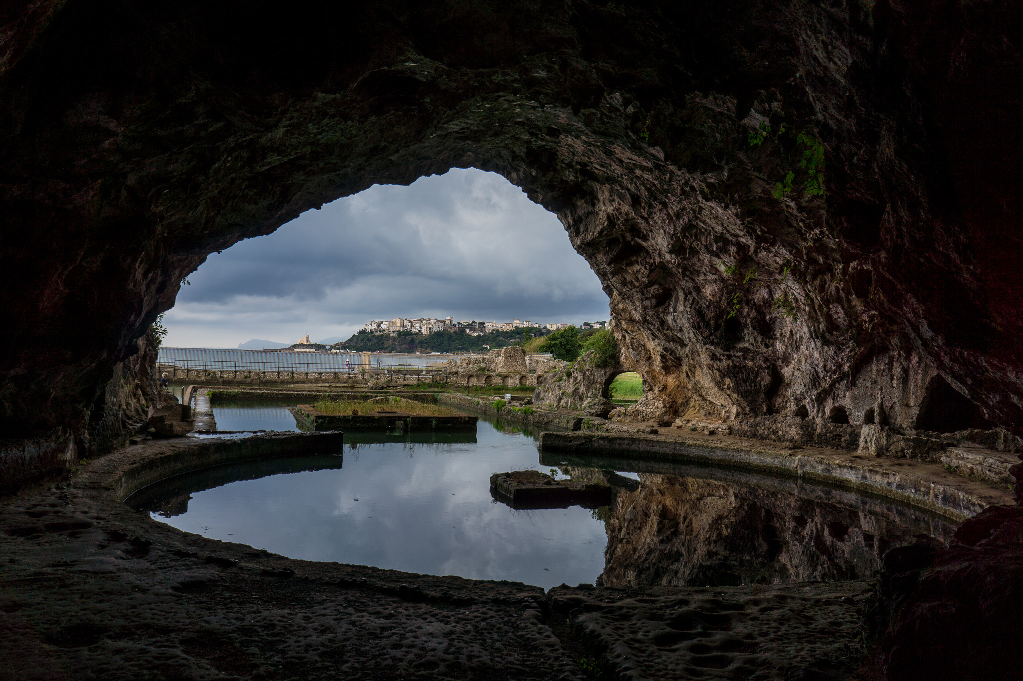 Sony Alpha NEX-7 + Sony E 16mm F2.8 sample photo. Cave sperlonga photography