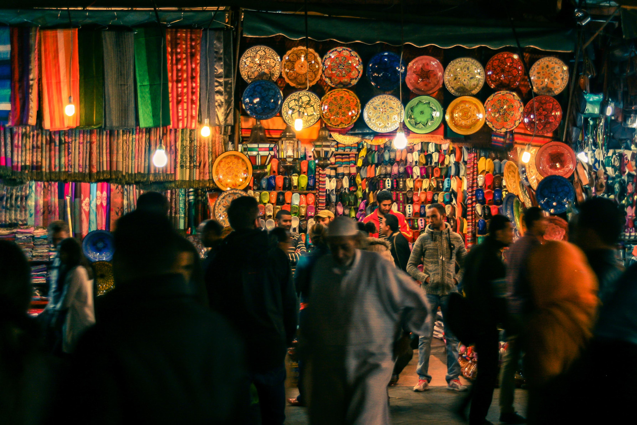Sigma 18-250mm F3.5-6.3 DC OS HSM sample photo. Hustle and bustle photography