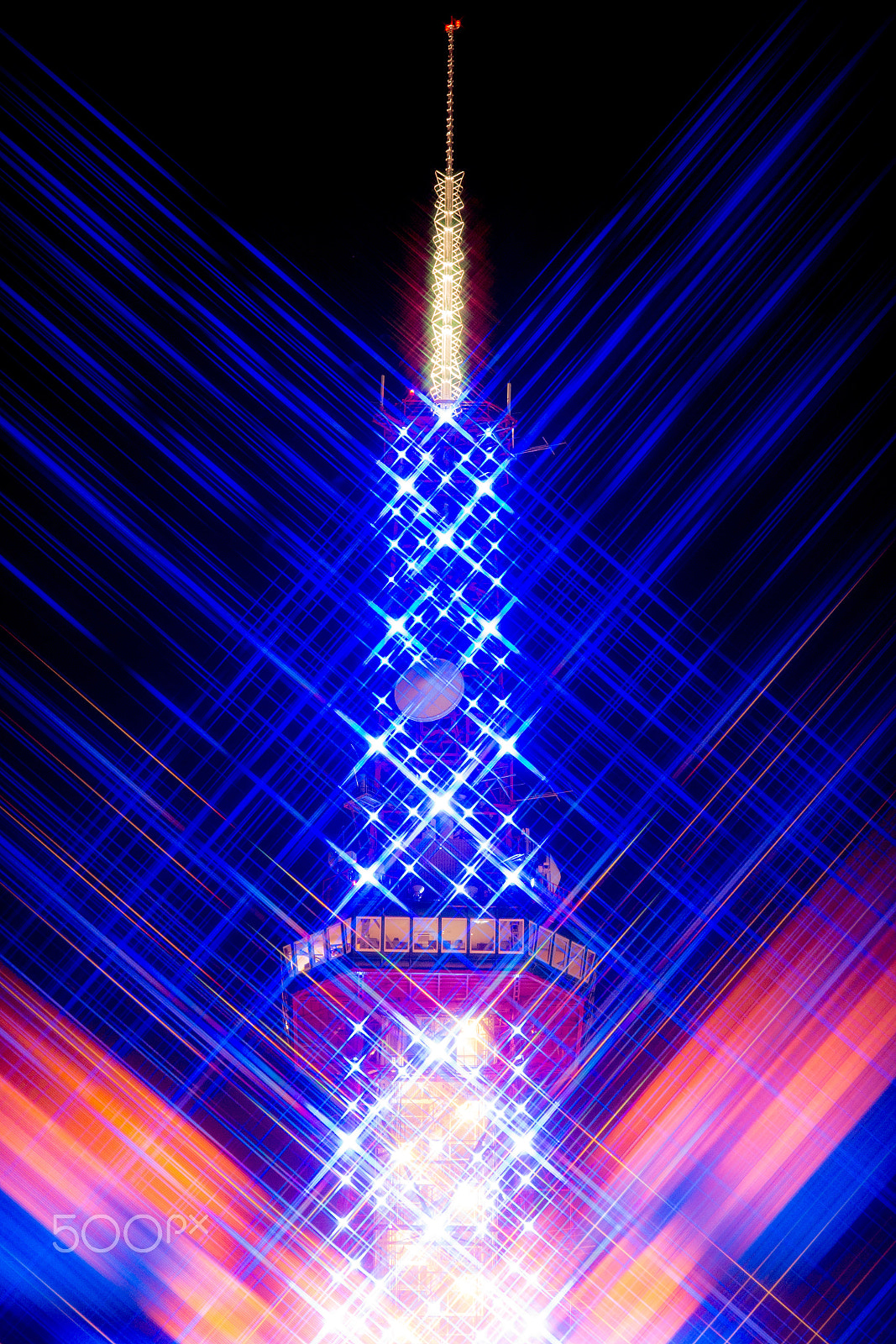 Tamron SP 70-300mm F4-5.6 Di USD sample photo. Bright cross tower photography