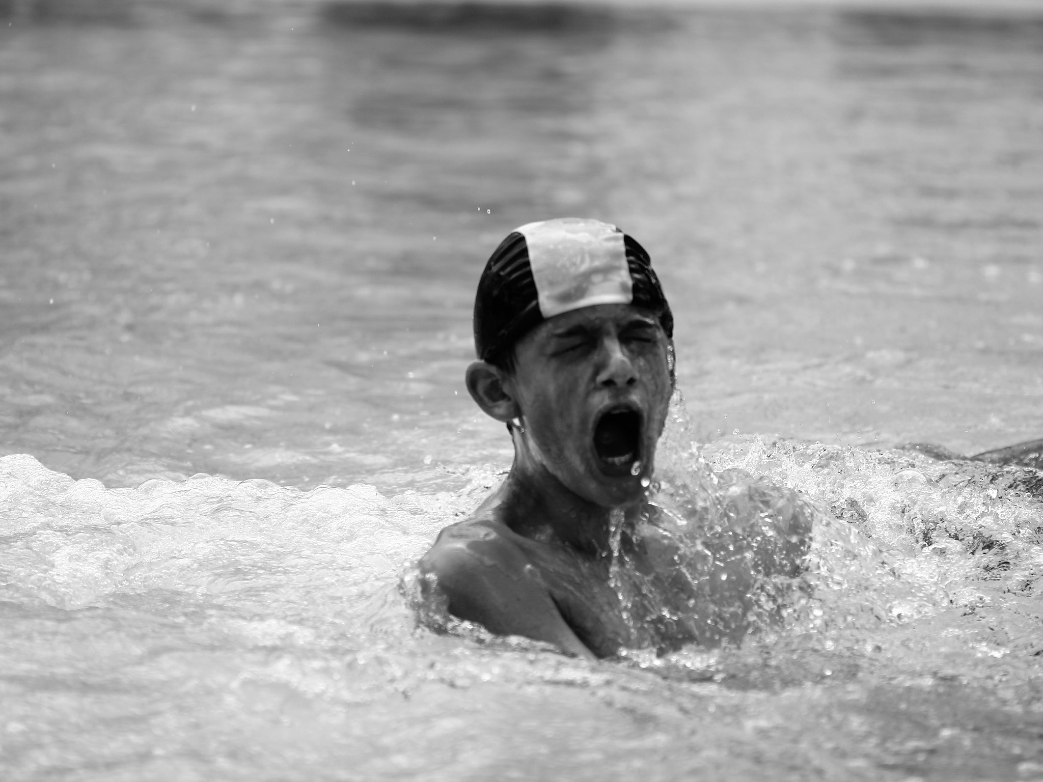 Canon EF 100mm F2.8 Macro USM sample photo. Swimming boy photography