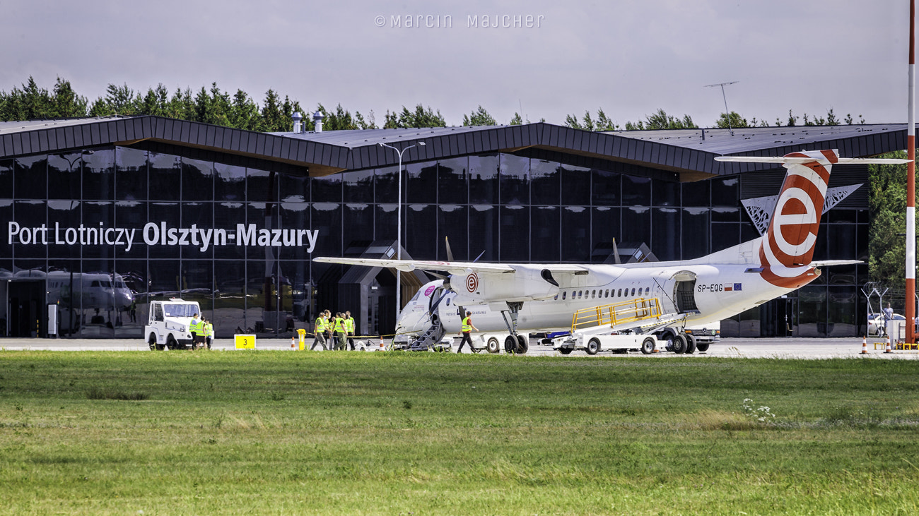 Canon EOS-1D Mark II sample photo. Lot, bombardier dhc-8-q-402ng, reg sp-eqg photography