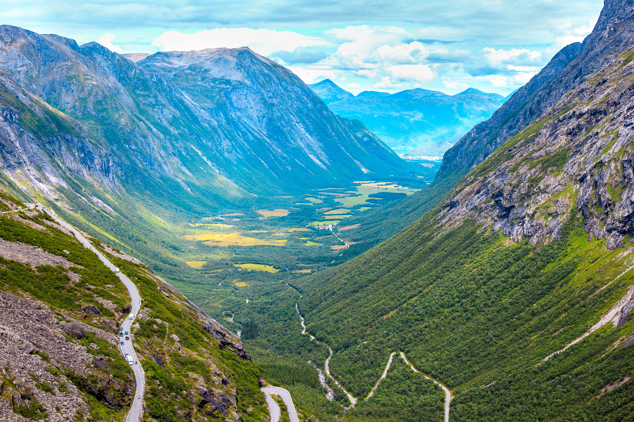 Canon EOS 6D + Canon EF 50mm F1.8 II sample photo. Trollstigen photography