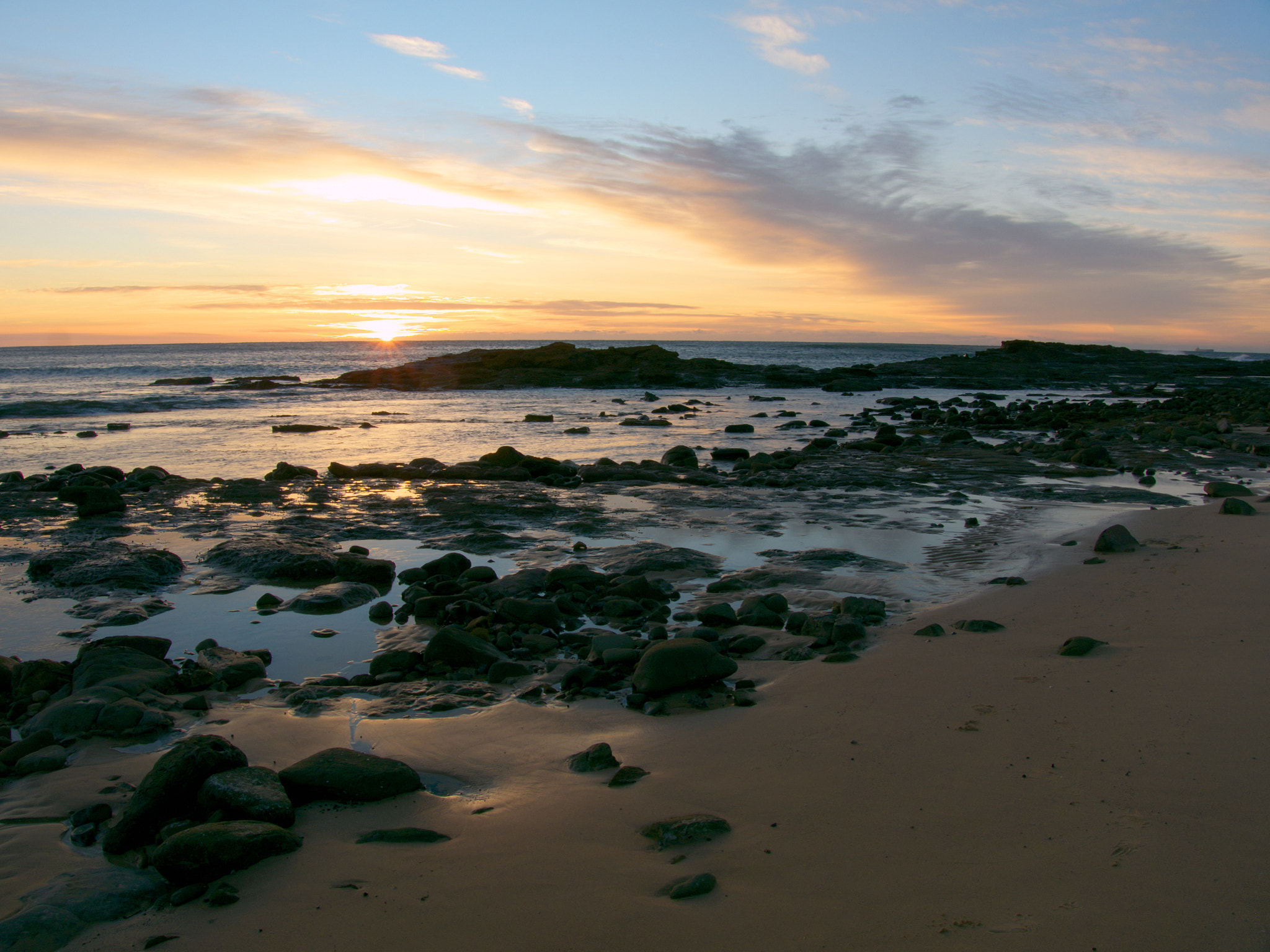 Panasonic Lumix G Vario 14-140mm F3.5-5.6 ASPH Power O.I.S sample photo. Bulli beach photography