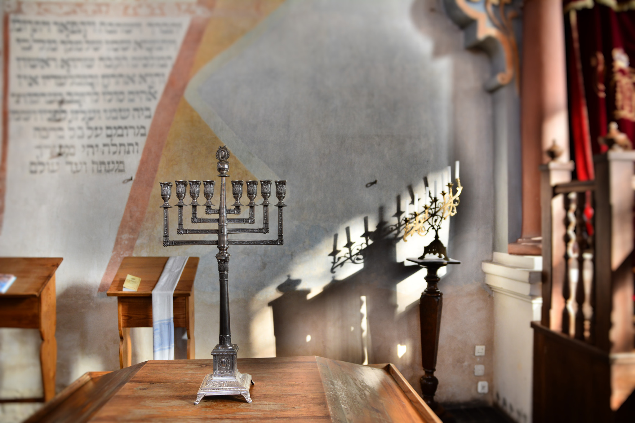 Sigma 17-70mm F2.8-4.5 DC Macro Asp. IF sample photo. Synagogue photography