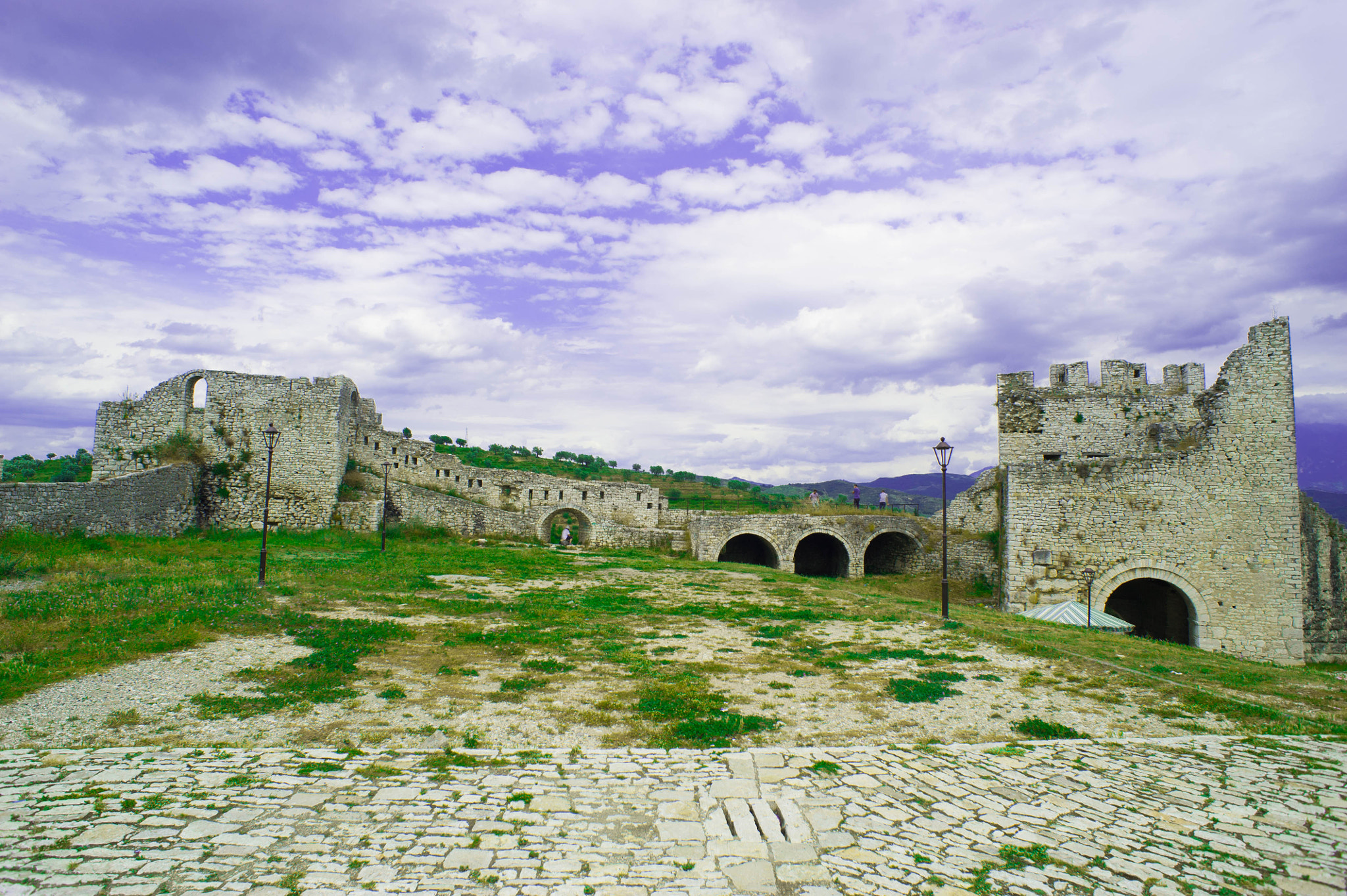 Nikon AF Nikkor 20mm F2.8D sample photo. Berat castle photography