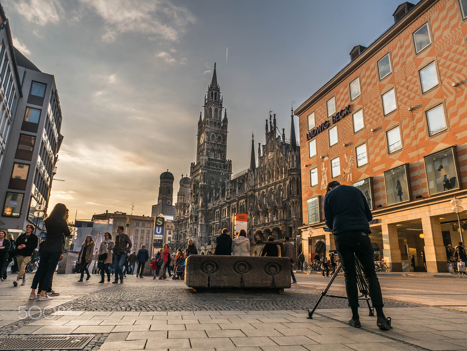 Panasonic Lumix DMC-GX7 sample photo. Marienplatz, munich photography