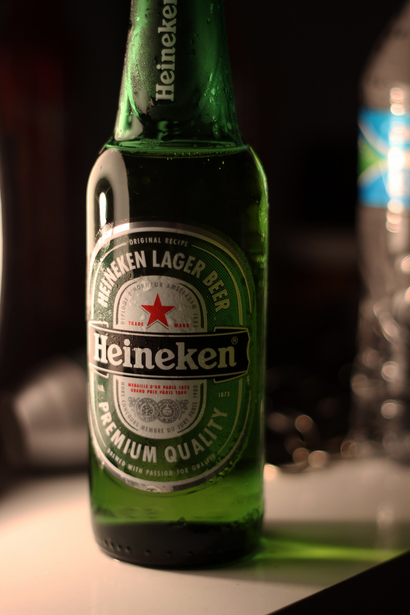 Canon EF 50mm F1.8 II sample photo. Heineken bottle photography