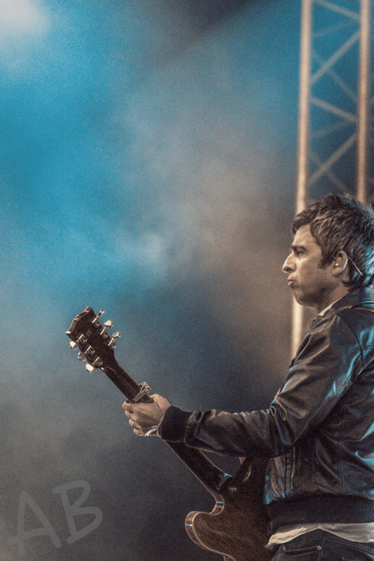 Sigma 70-300mm F4-5.6 APO DG Macro sample photo. Noel gallagher photography