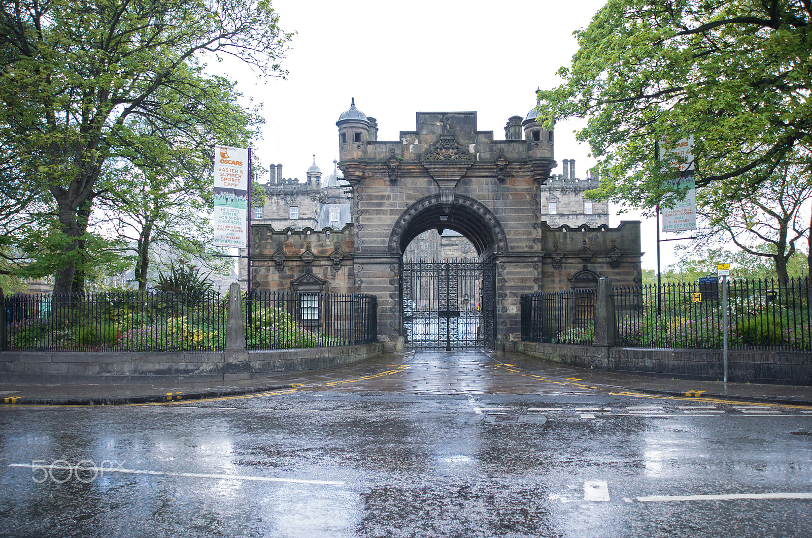 AF Zoom-Nikkor 24-120mm f/3.5-5.6D IF sample photo. George heriot's school gatehouse photography