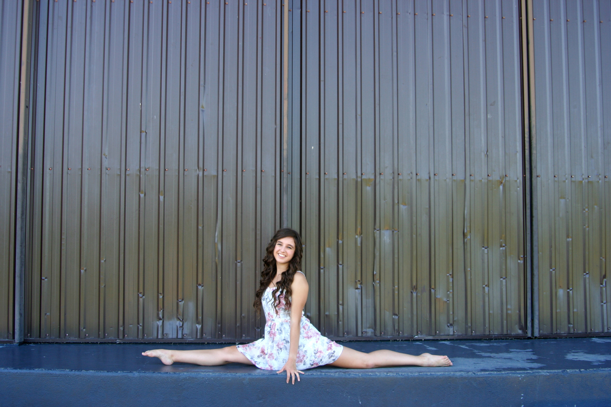Canon EOS 350D (EOS Digital Rebel XT / EOS Kiss Digital N) sample photo. Strength of dance photography