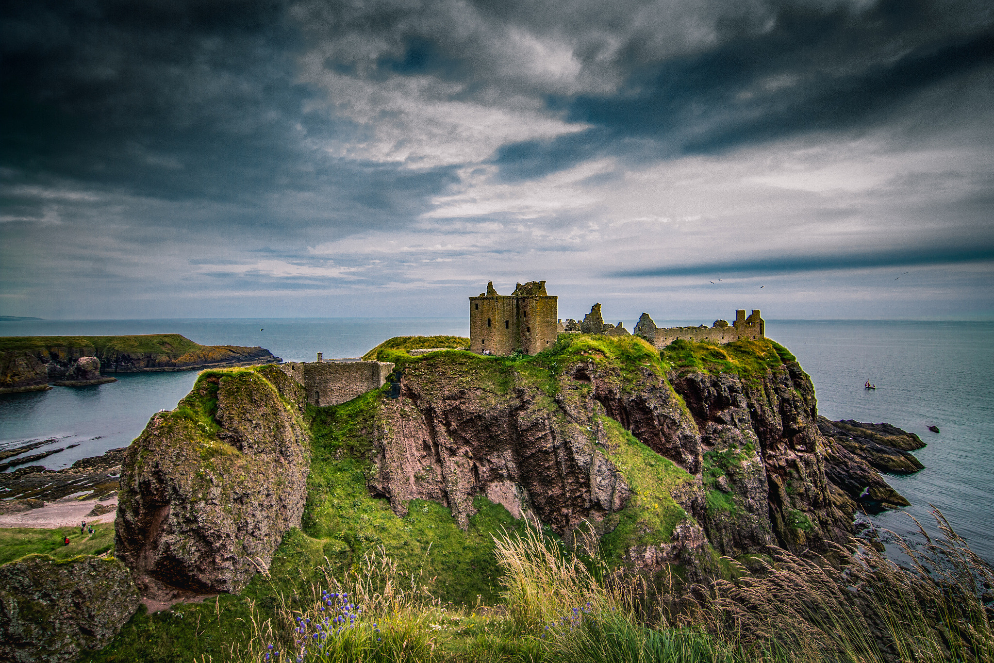 Tokina AT-X Pro 12-24mm F4 (IF) DX sample photo. Dunnottar castle - scotland photography