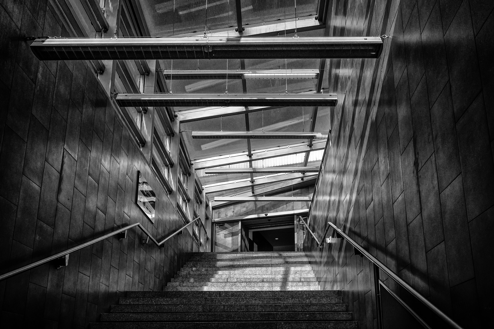 Sony Alpha DSLR-A550 + Sony DT 18-55mm F3.5-5.6 SAM sample photo. Underpass photography