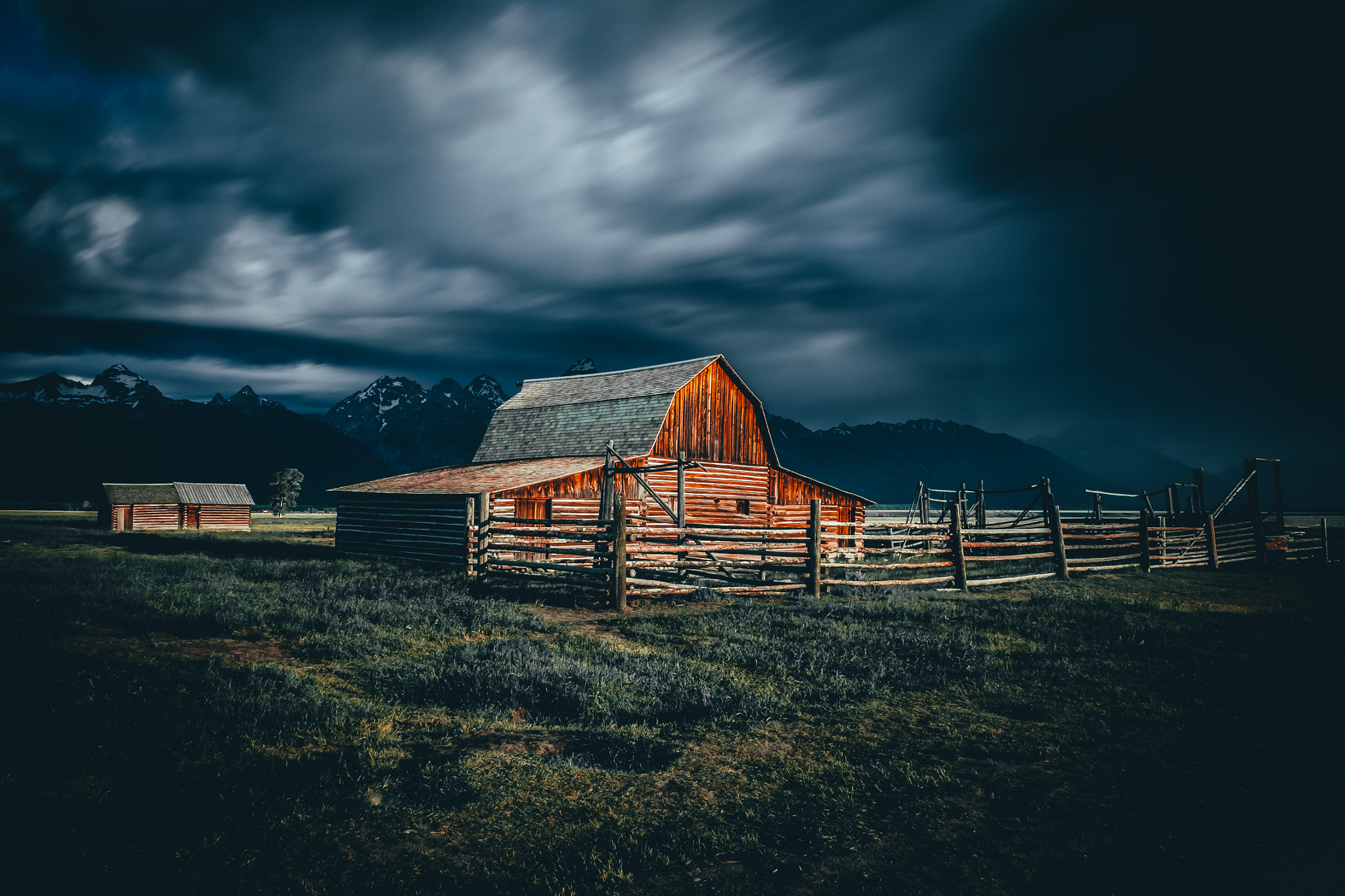 Fujifilm X-T10 + Fujifilm XF 16-55mm F2.8 R LM WR sample photo. Moulton barn in grand teton national park photography
