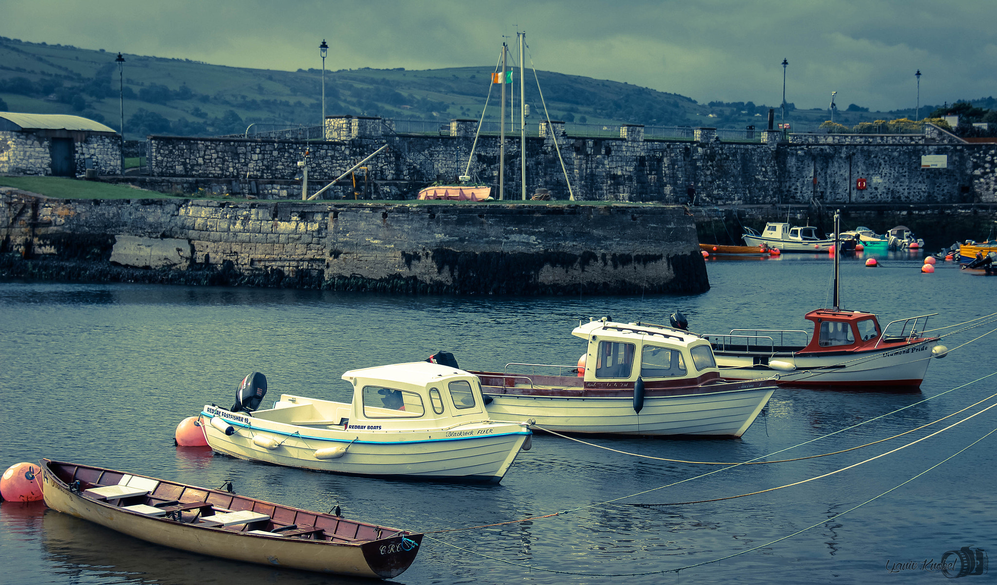 Canon EOS 550D (EOS Rebel T2i / EOS Kiss X4) sample photo. Boats in the bay photography