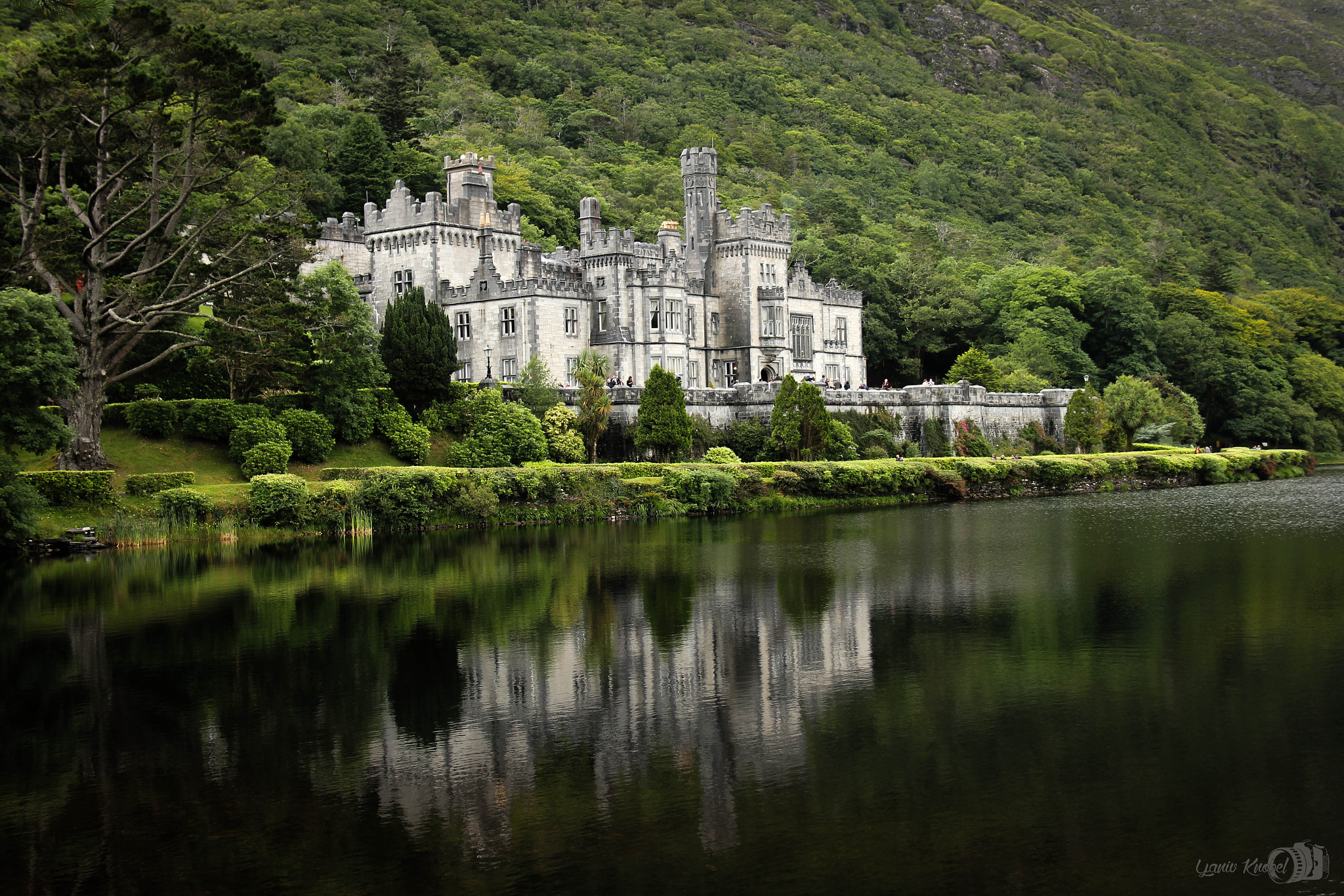 Canon EOS 550D (EOS Rebel T2i / EOS Kiss X4) sample photo. Castle in the water photography