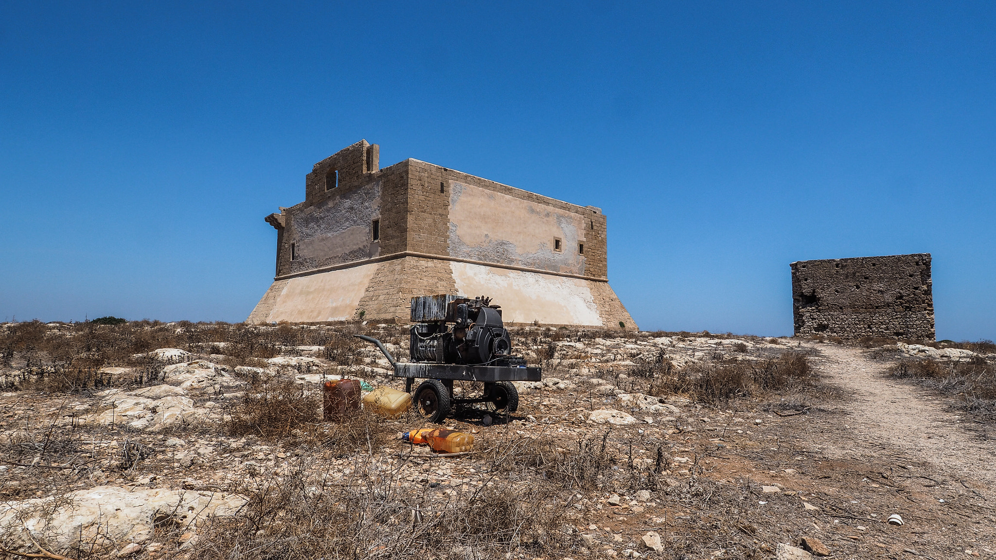 Olympus OM-D E-M10 + OLYMPUS M.9-18mm F4.0-5.6 sample photo. Abandoned fortress on a desert island photography