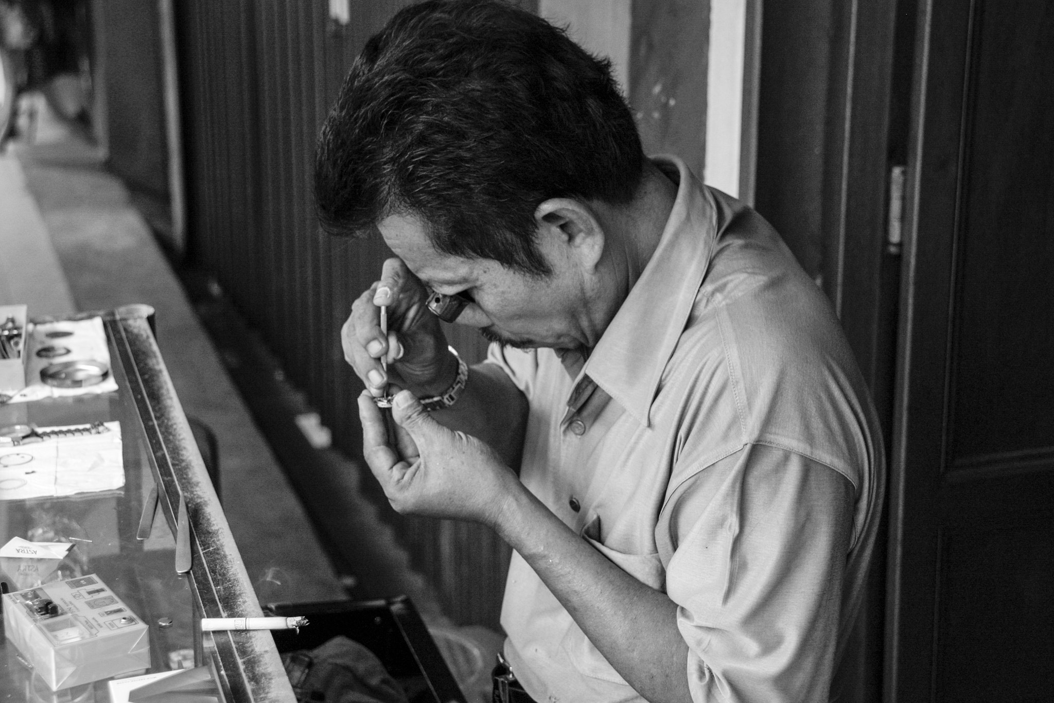 Canon EOS 450D (EOS Rebel XSi / EOS Kiss X2) sample photo. Watchmaker in indonesia photography