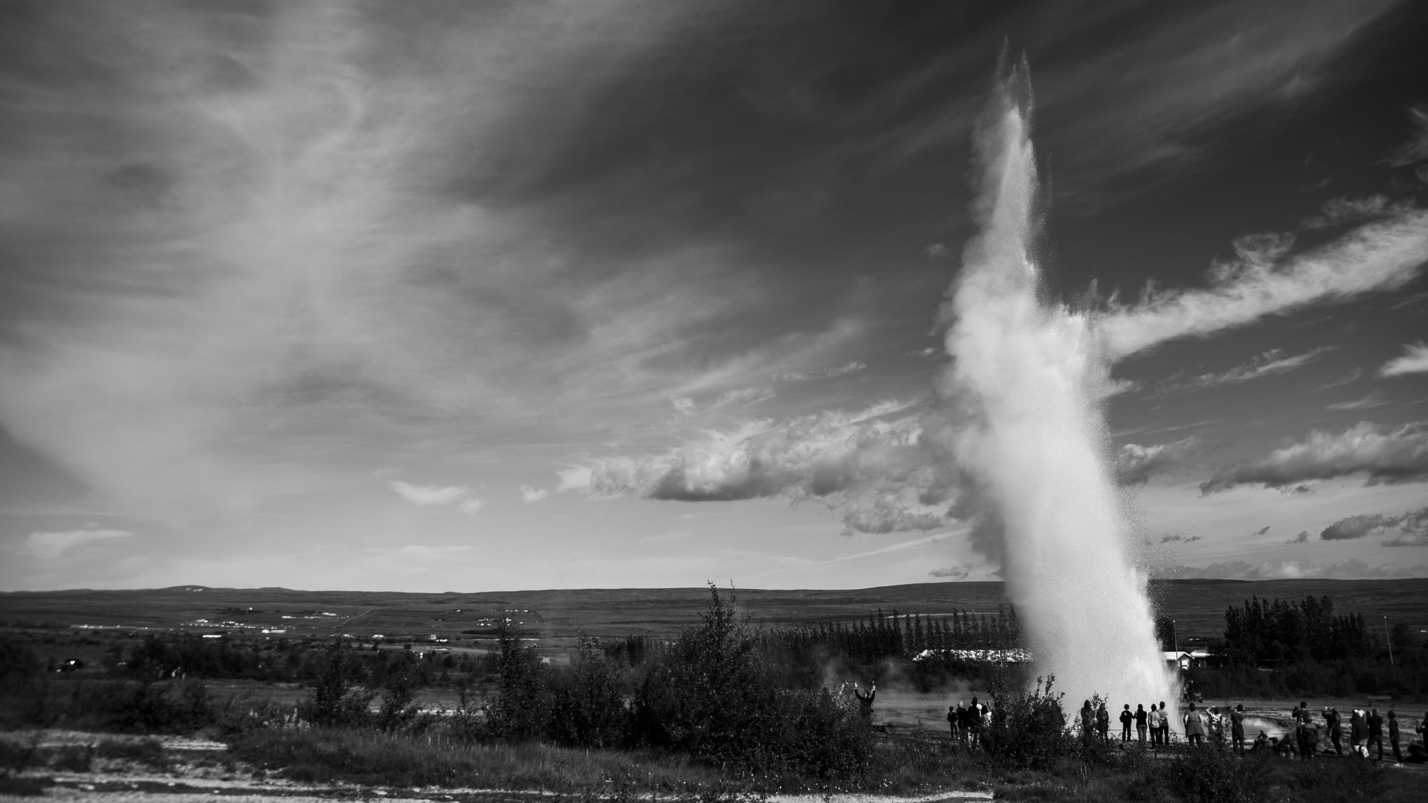 Nikon D7100 + Sigma 18-200mm F3.5-6.3 DC sample photo. Geyser photography